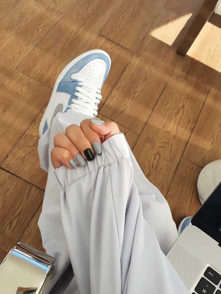 Jordan 1 Retro High OG Hyper Royal 착용 스타일 - 2