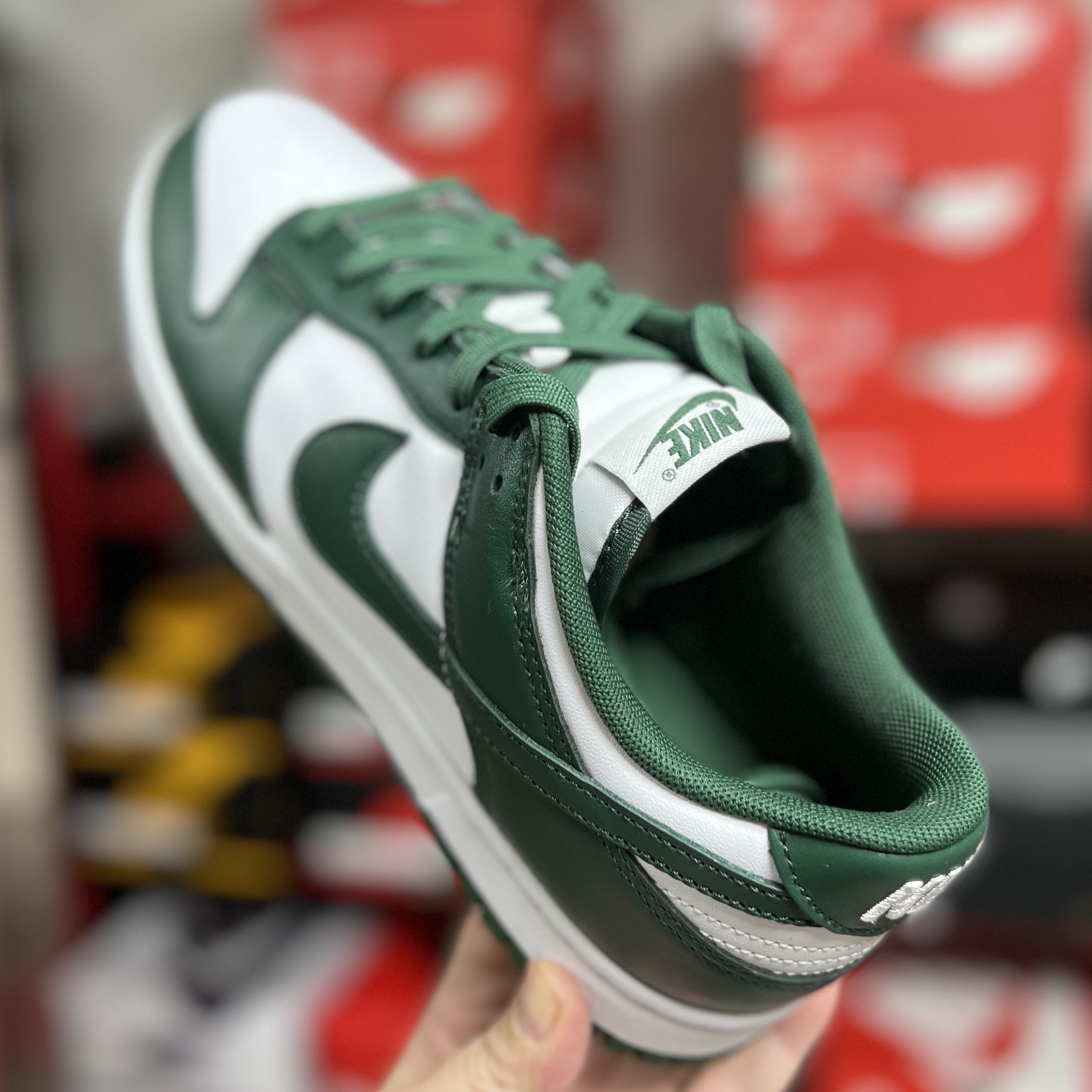 Nike Dunk Low Retro Varsity Green 착용 스타일 - 2