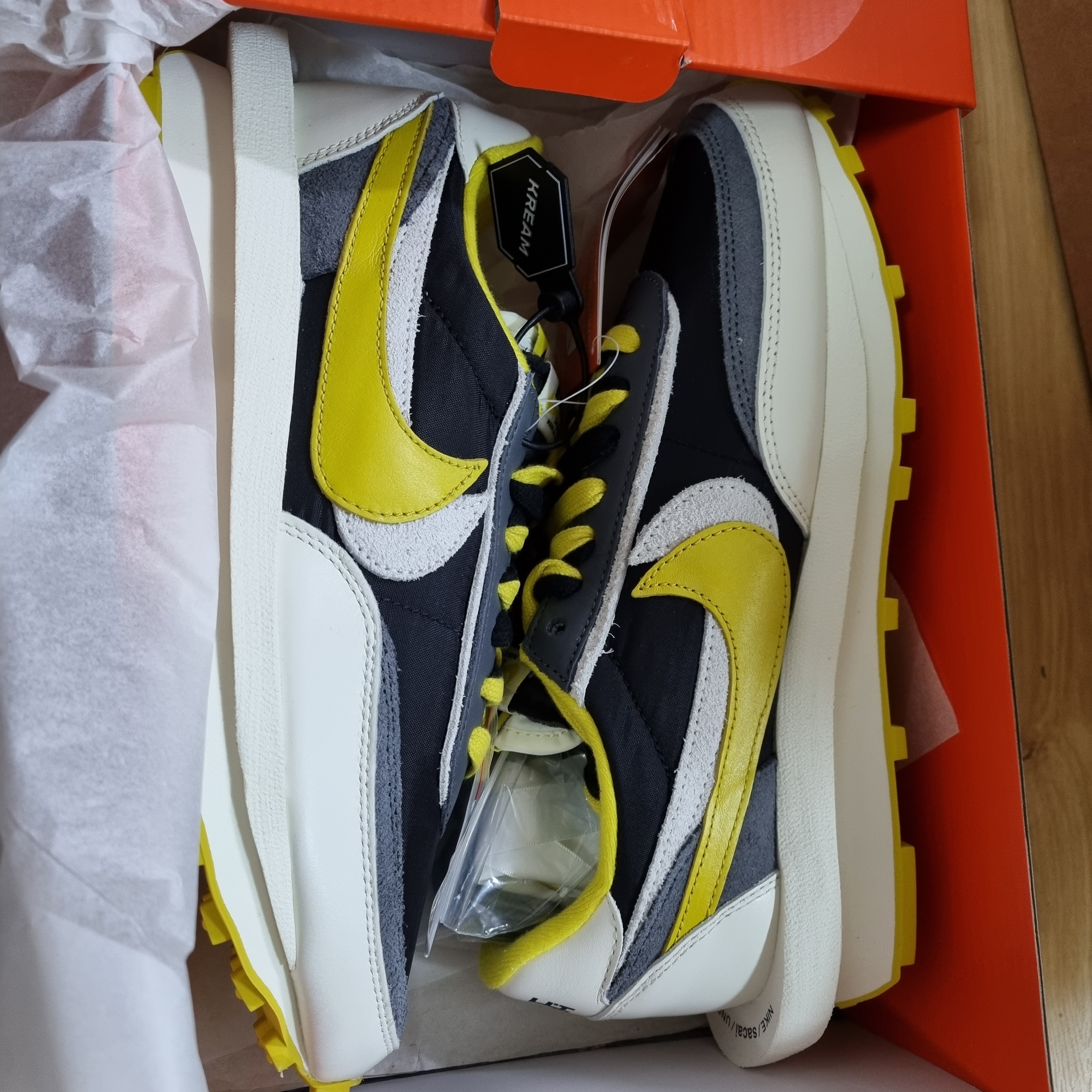 Nike x Sacai x Undercover LDWaffle Black Bright Citron 착용 스타일 - 2