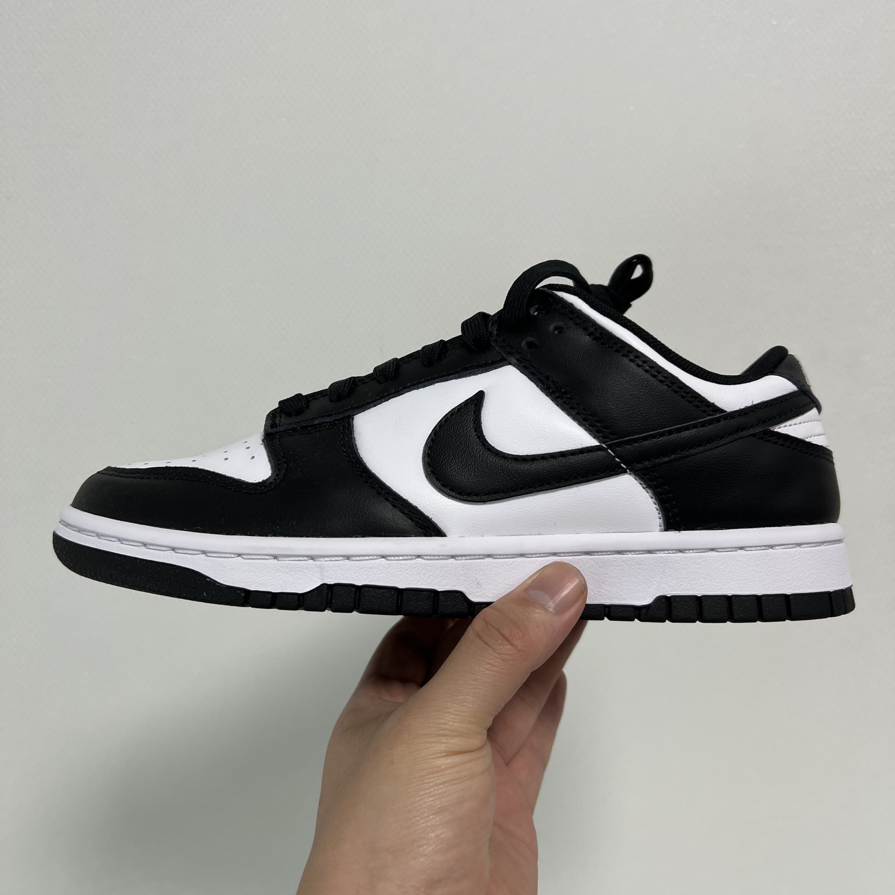 Nike Dunk Low Retro Black 착용 스타일