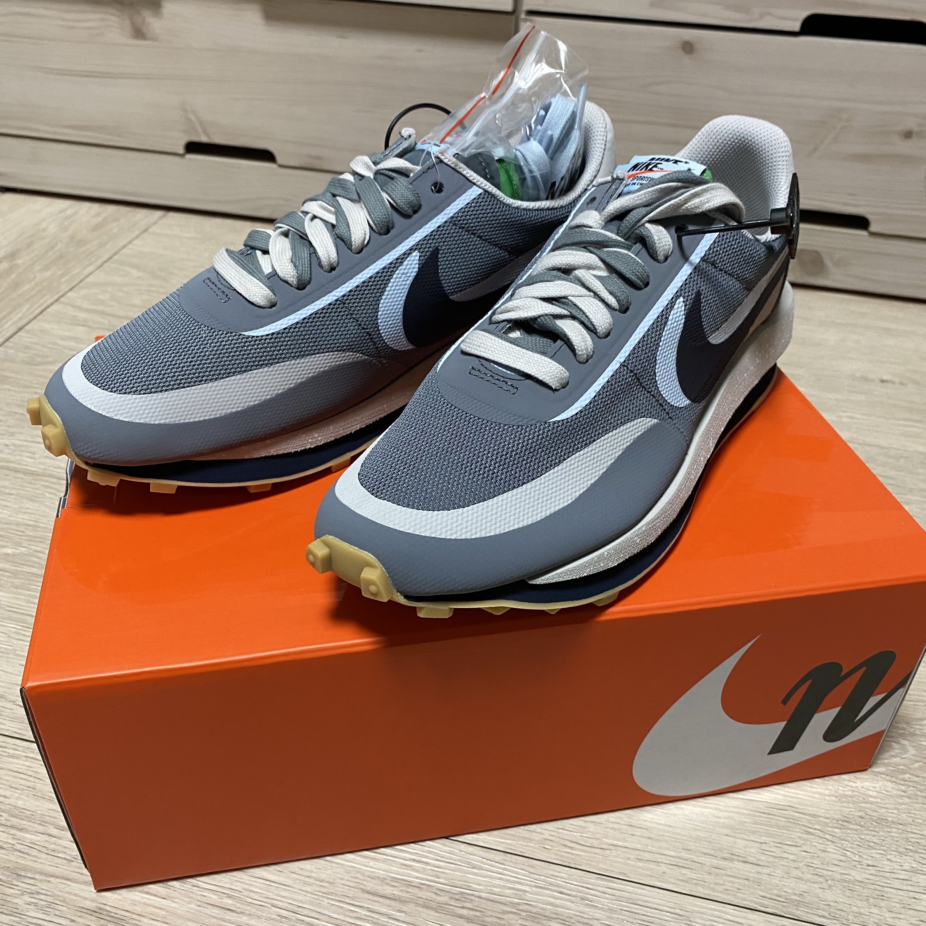 Nike x Sacai x Clot LDWaffle Cool Grey 착용 스타일 - 1