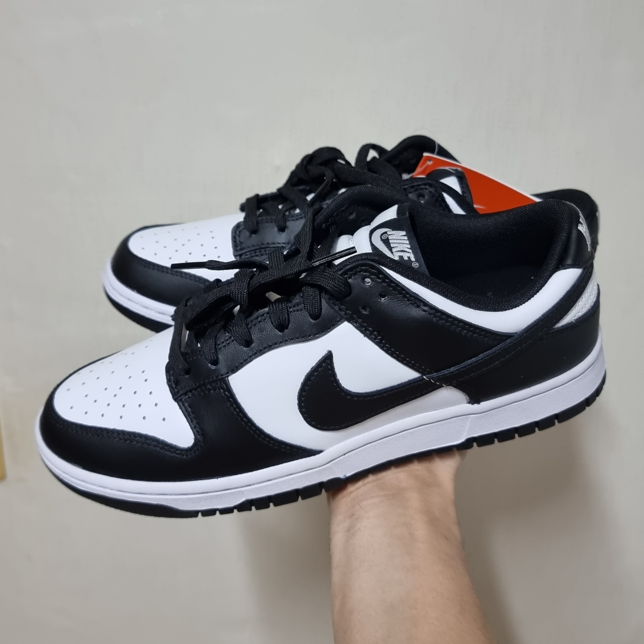 Nike Dunk Low Retro Black 착용 스타일 - 4