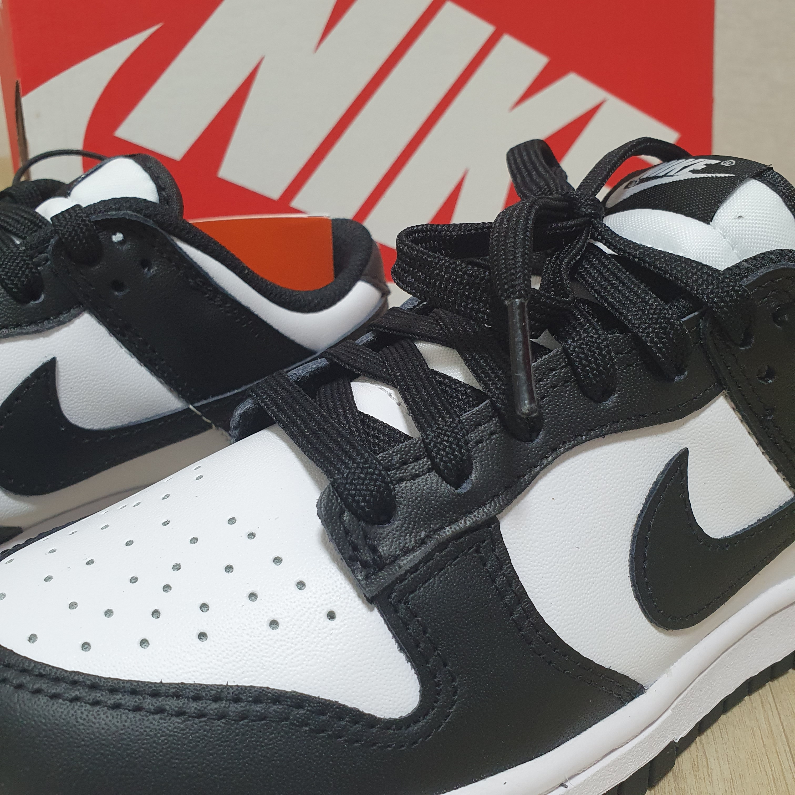 (W) Nike Dunk Low Black 착용 스타일