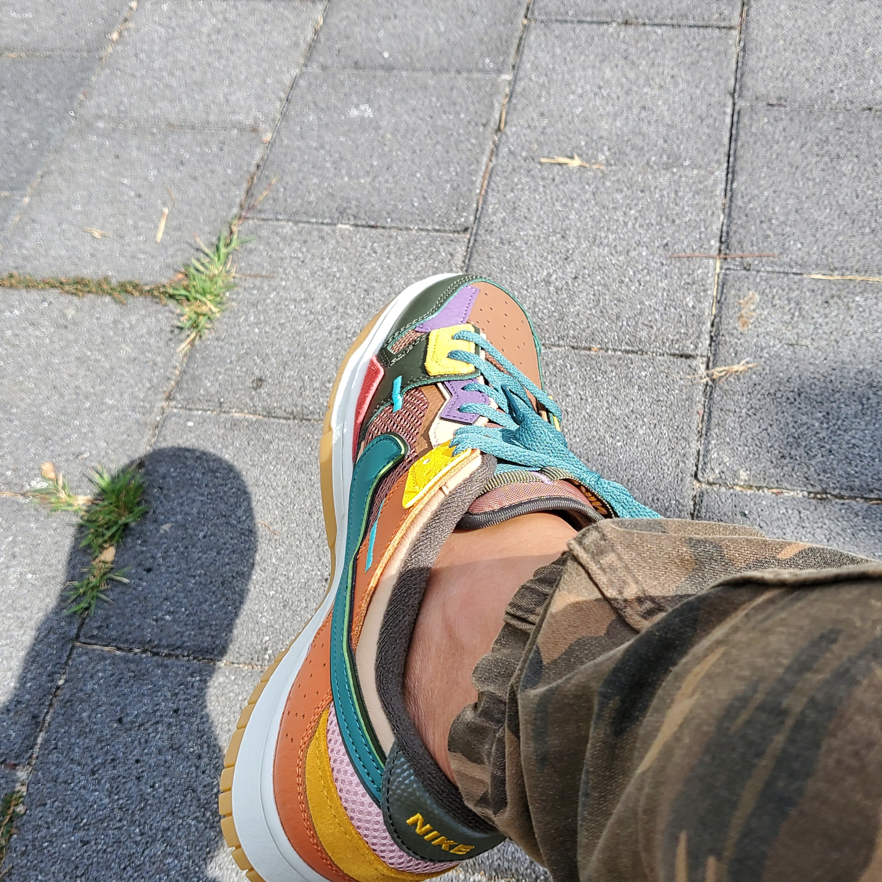 Nike Dunk Scrap Archeo Brown 착용 스타일 - 1