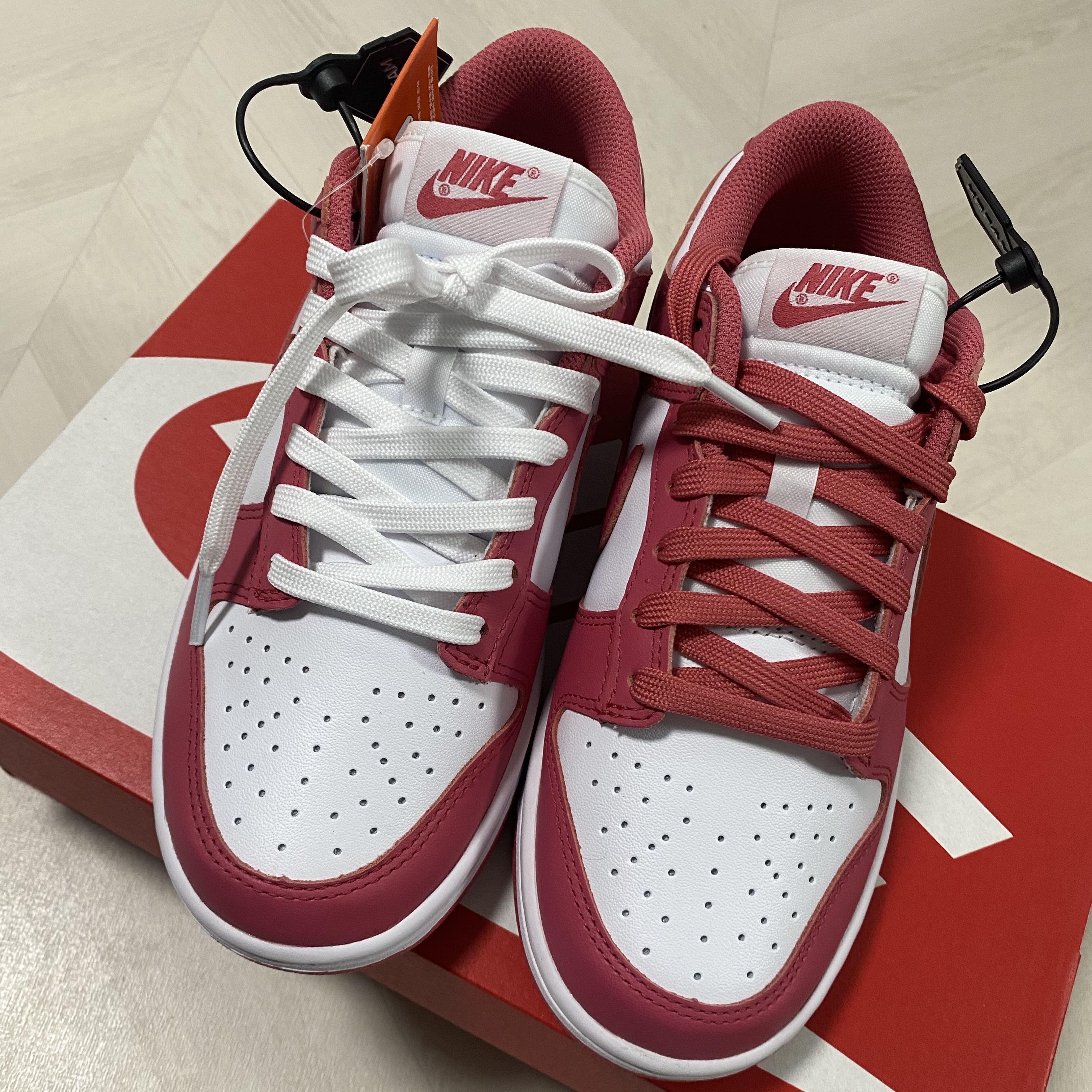 (W) Nike Dunk Low Archeo Pink 착용 스타일 - 2