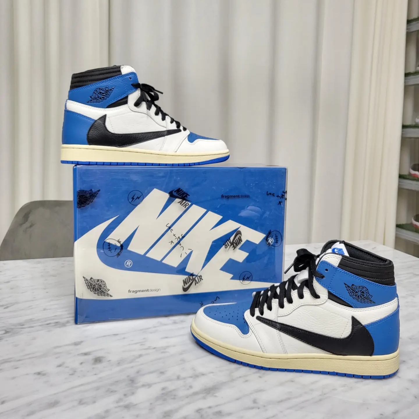 Jordan 1 x Travis Scott x Fragment Retro High OG SP Military Blue, Jordan 1 x Travis Scott x Fragment Retro Low OG SP Military Blue 착용 스타일 - 1