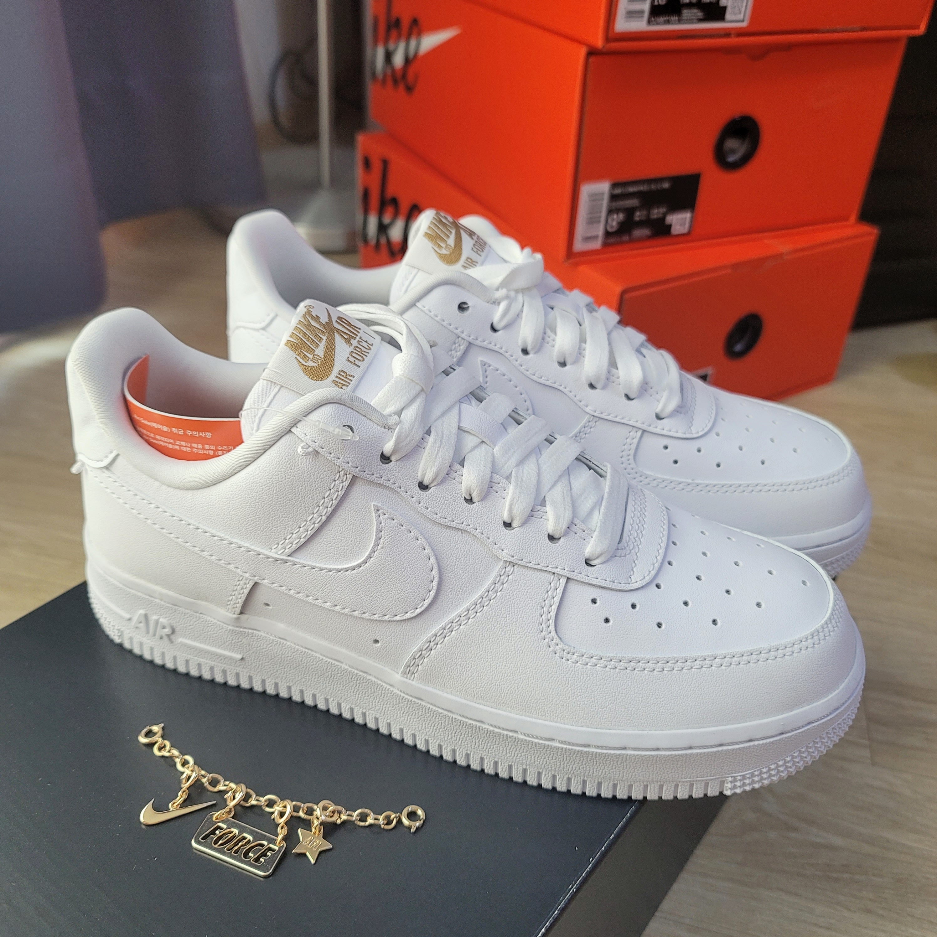 (W) Nike Air Force 1 '07 LX White Pendant 착용 스타일 - 3