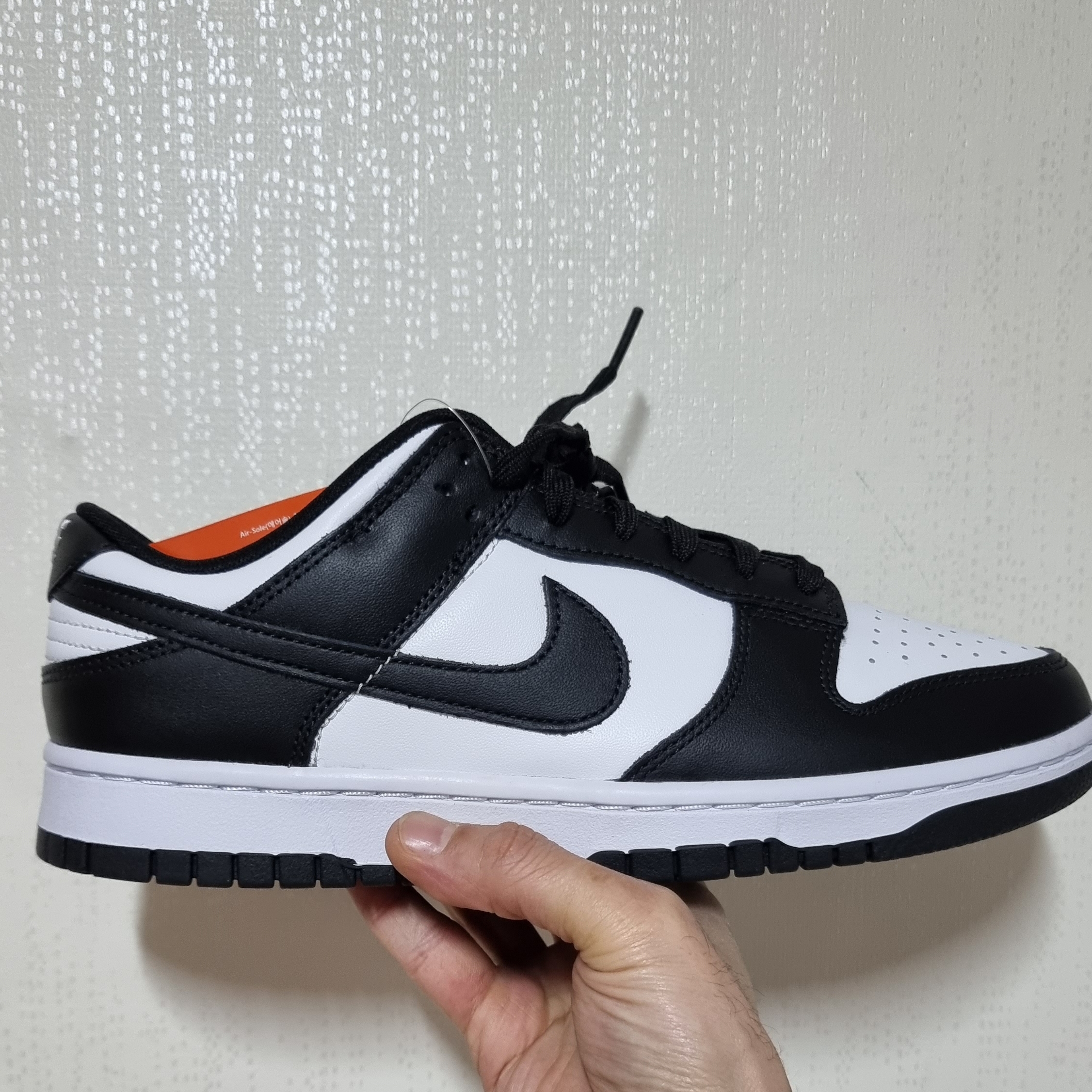 Nike Dunk Low Retro Black 착용 스타일 - 1