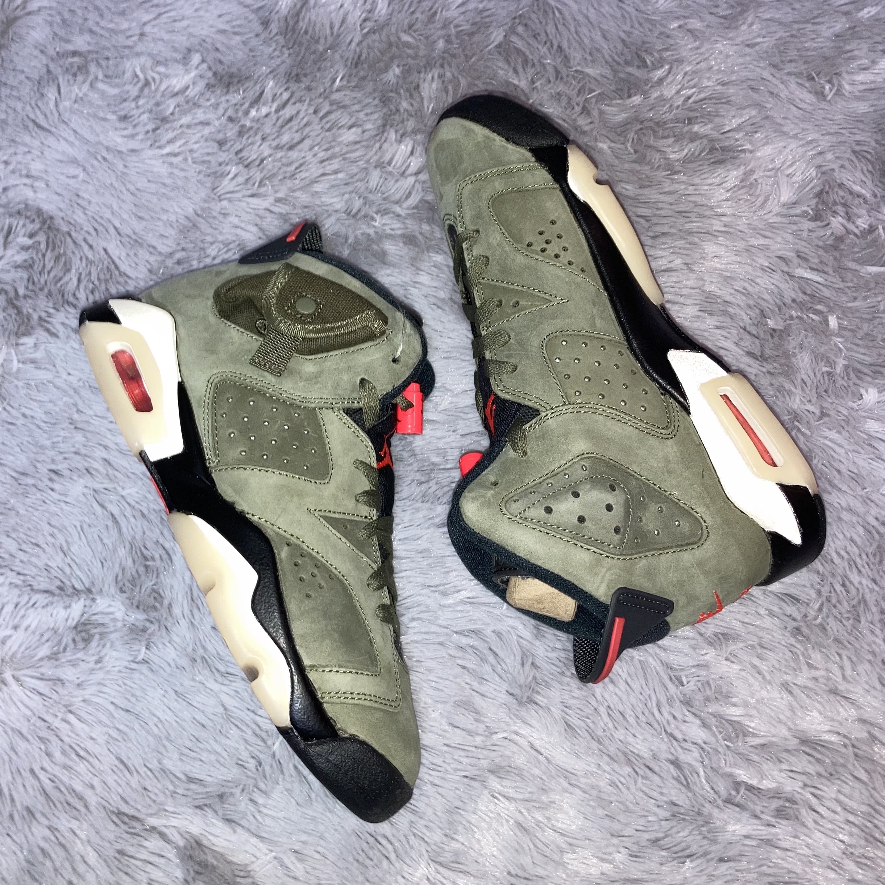 (GS) Jordan 6 x Travis Scott Retro Olive 착용 스타일