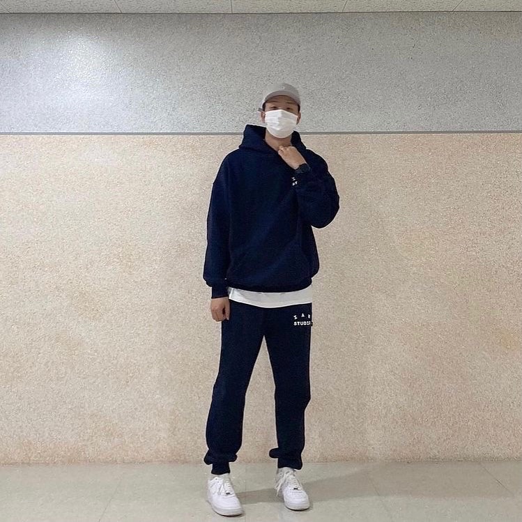 IAB Studio Hoodie Navy - 21SS, IAB Studio Sweatpants Navy - 21SS 착용 스타일 - 2