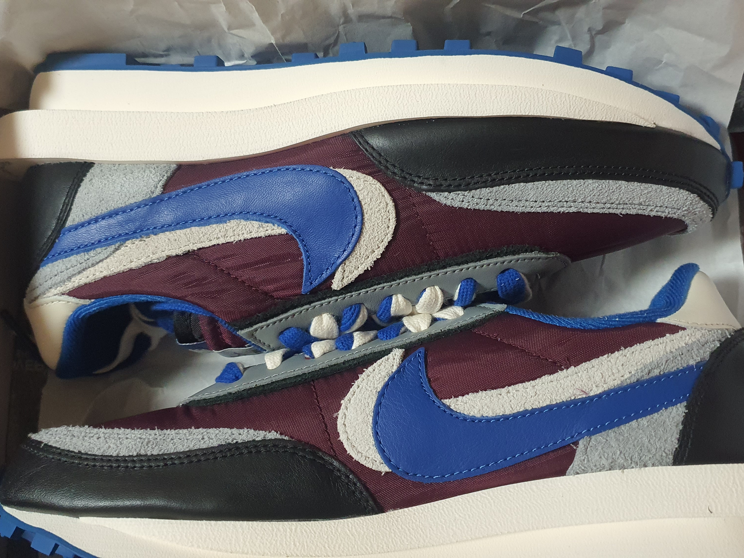 Nike x Sacai x Undercover LDWaffle Night Maroon Team Royal 착용 스타일
