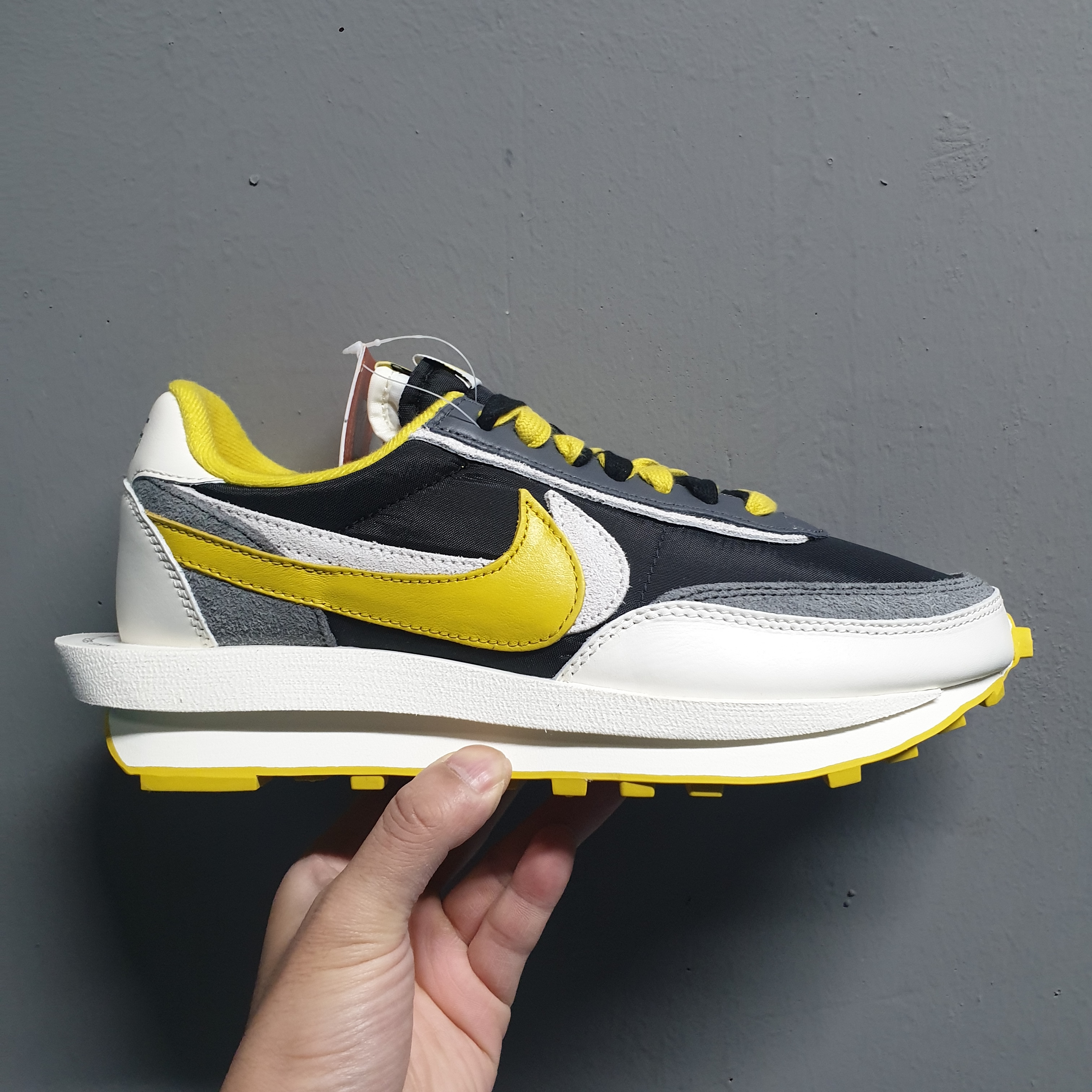 Nike x Sacai x Undercover LDWaffle Black Bright Citron 착용 스타일