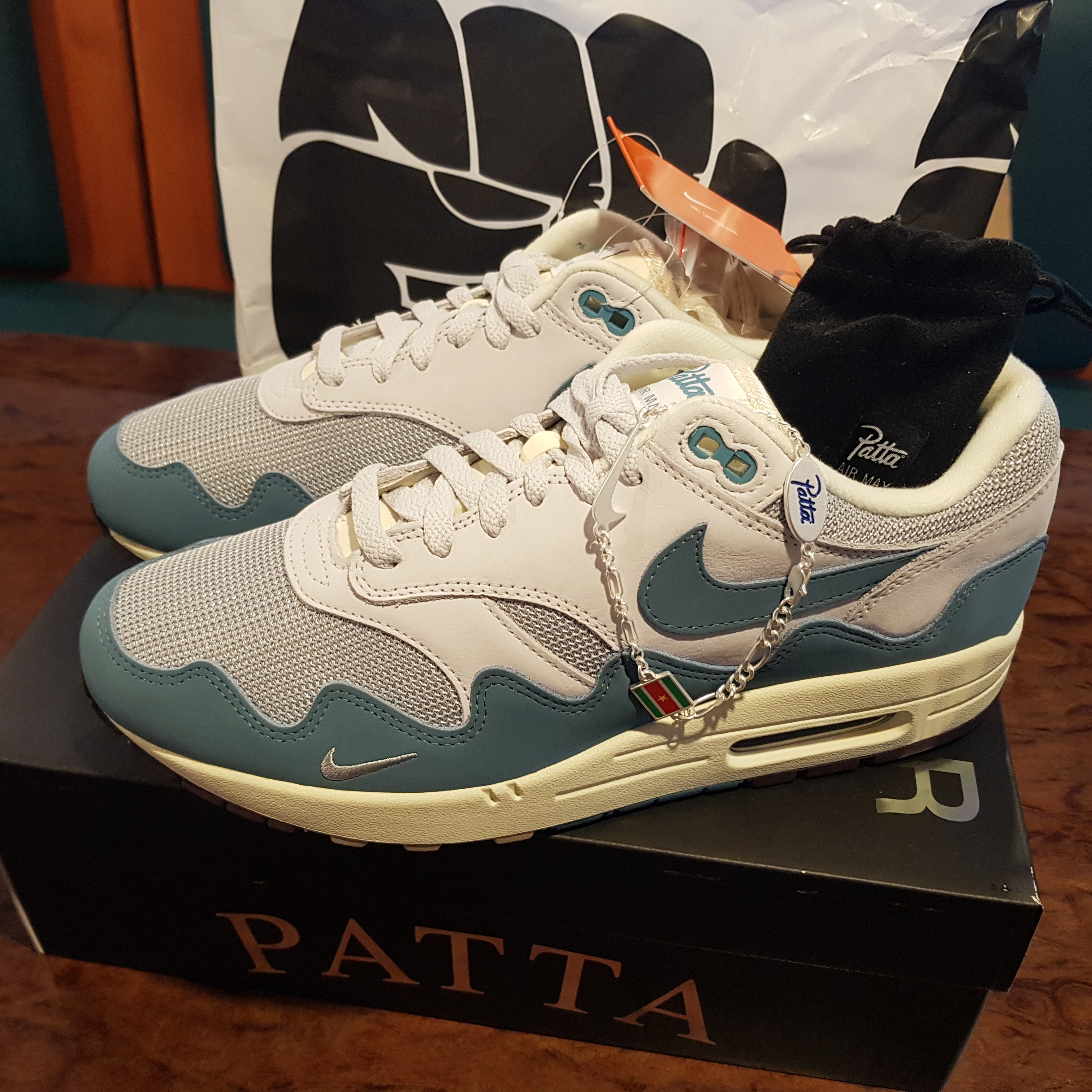 Nike x Patta Air Max 1 Noise Aqua 착용 스타일 - 1