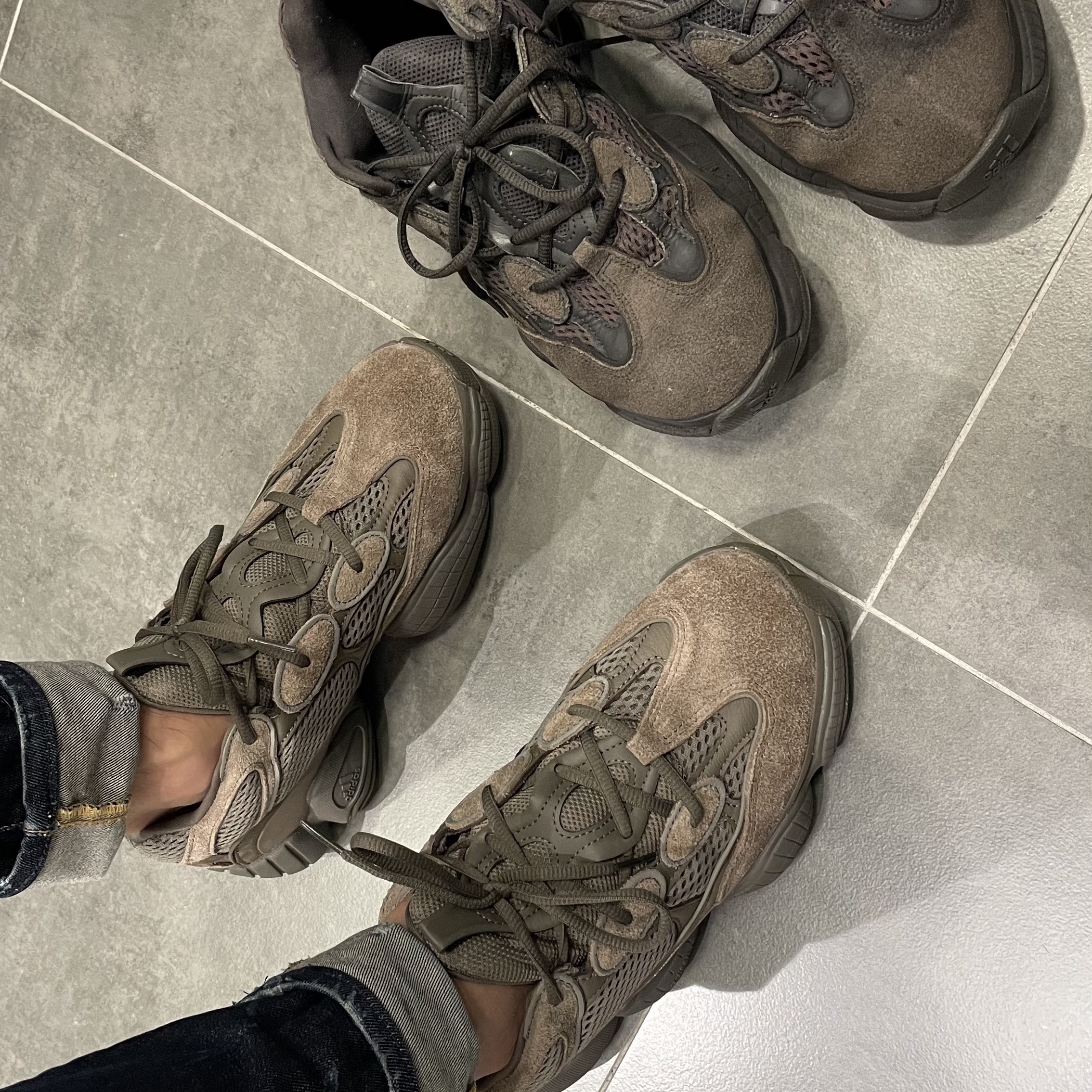 Adidas Yeezy 500 Clay Brown, Adidas Yeezy 500 Utility Black 2018/2020 착용 스타일 - 1