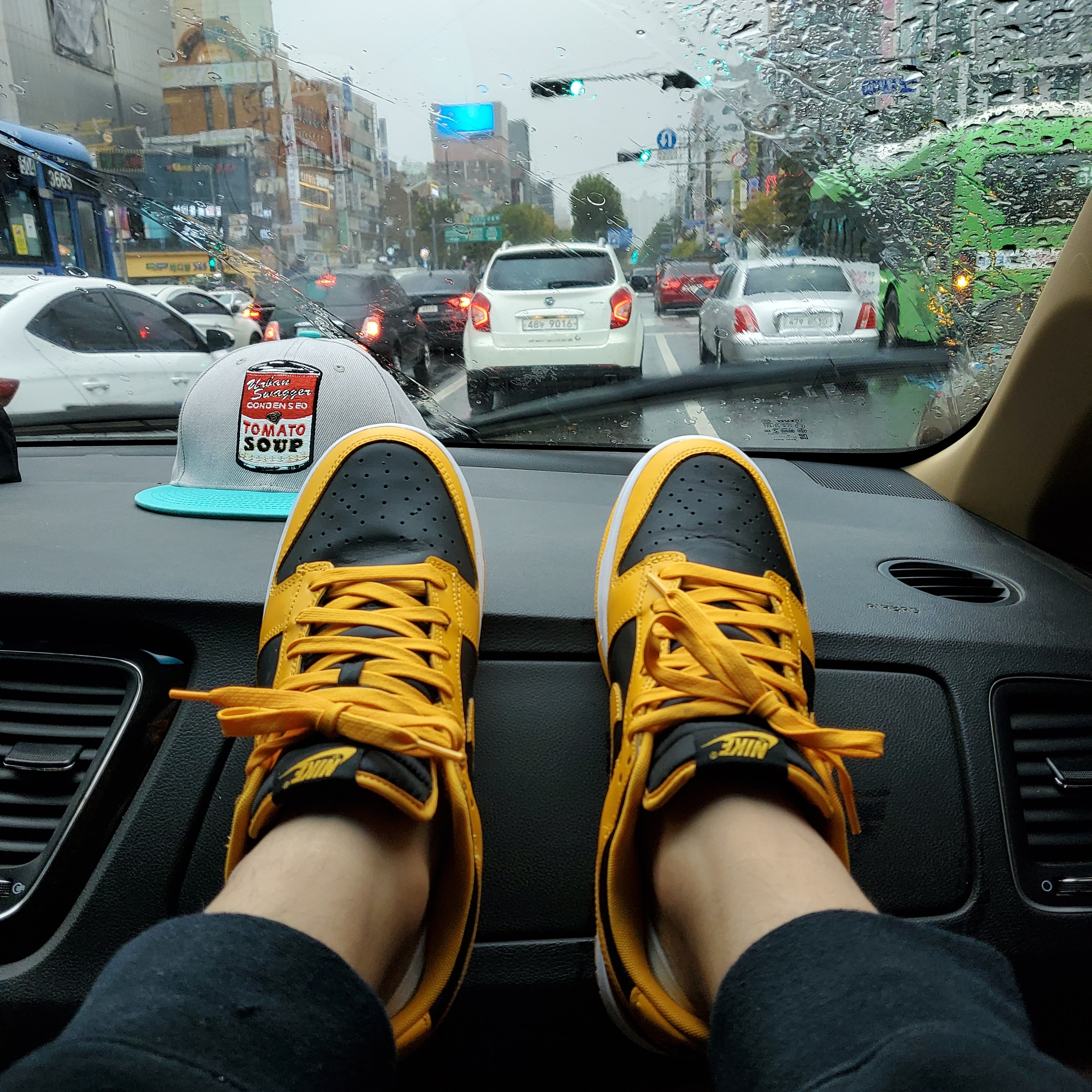 Nike Dunk Low Retro Championship Goldenrod 착용 스타일 - 2