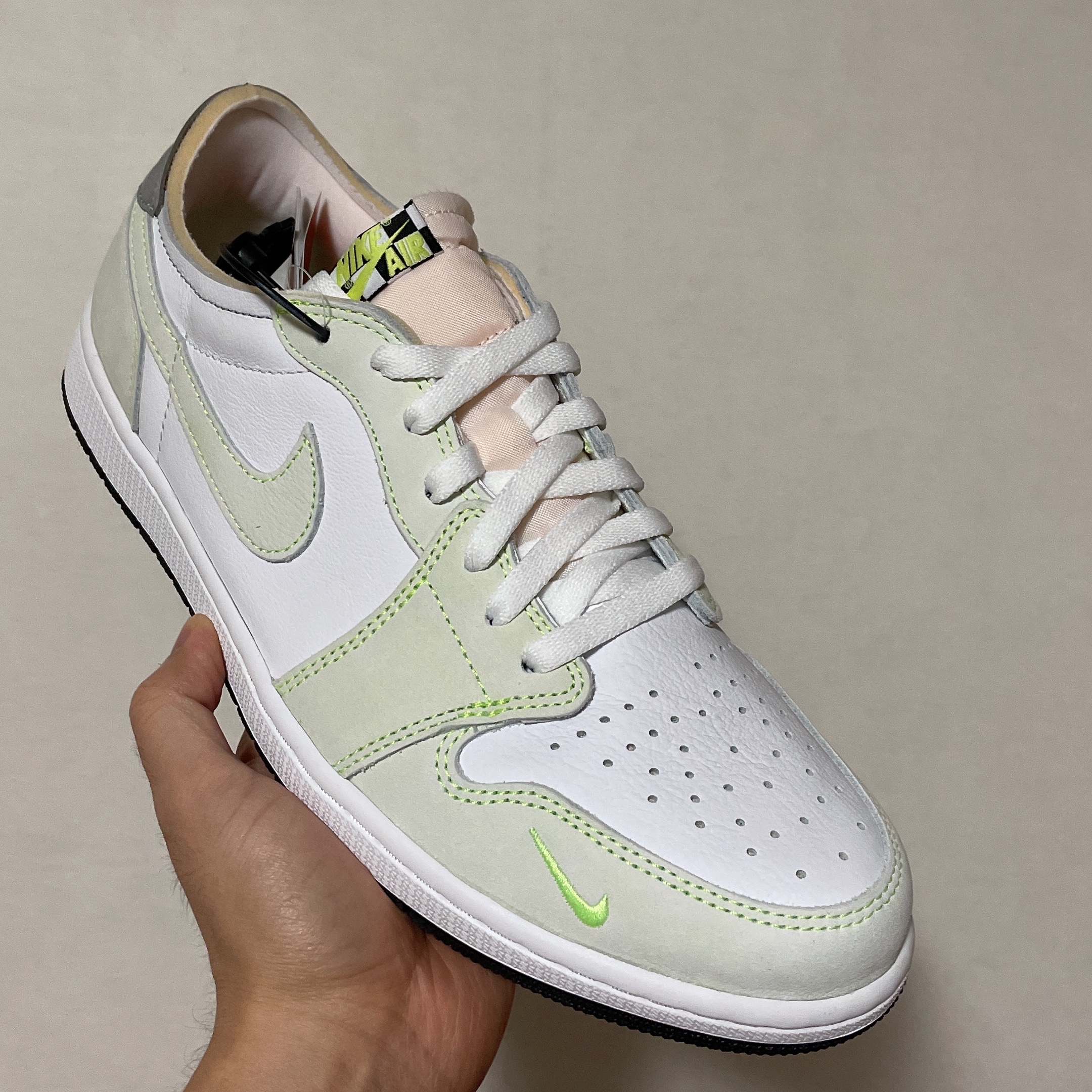 Jordan 1 Low OG Ghost Green 착용 스타일
