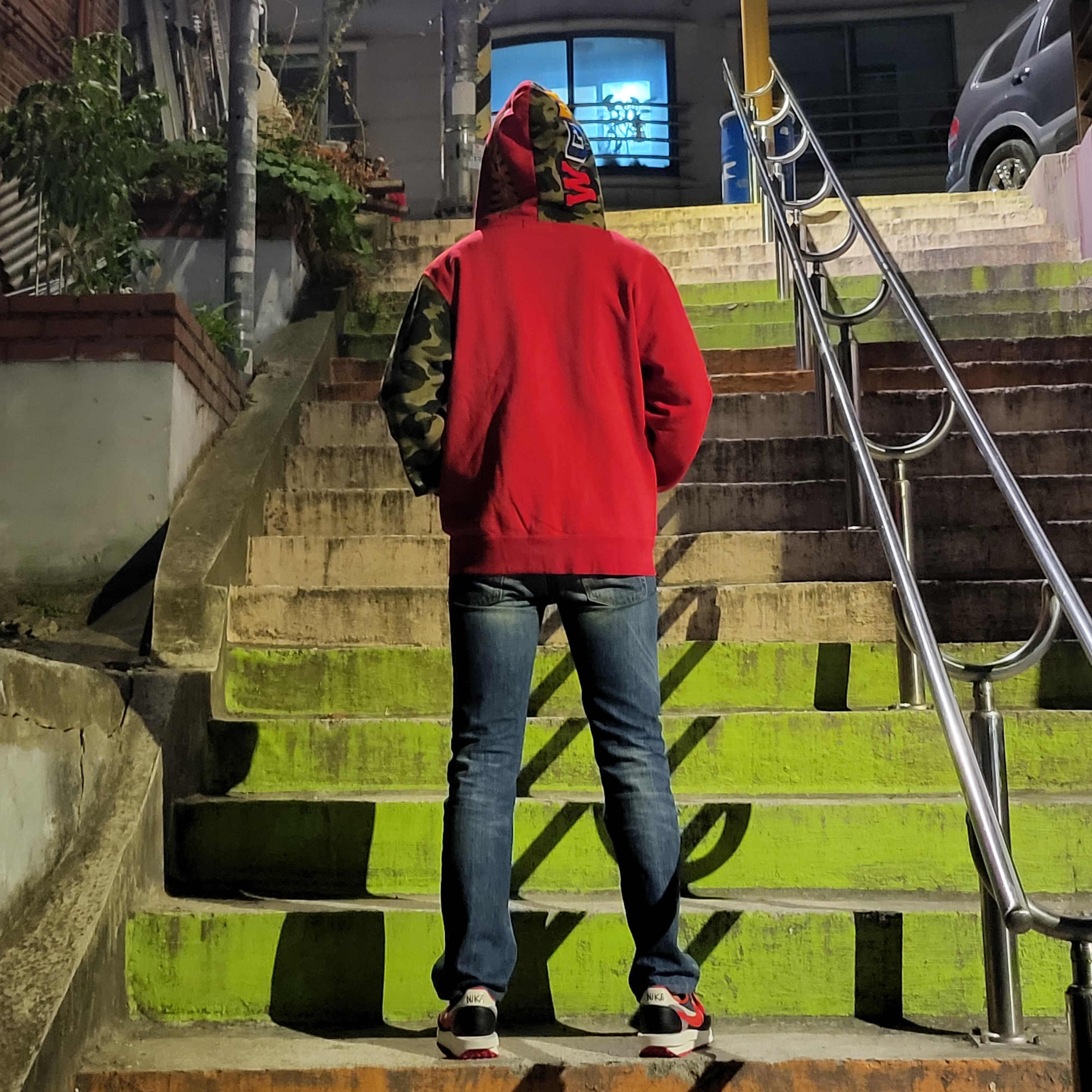 Nike x Sacai x Undercover LDWaffle Midnight Spruce University Red 착용 스타일 - 4
