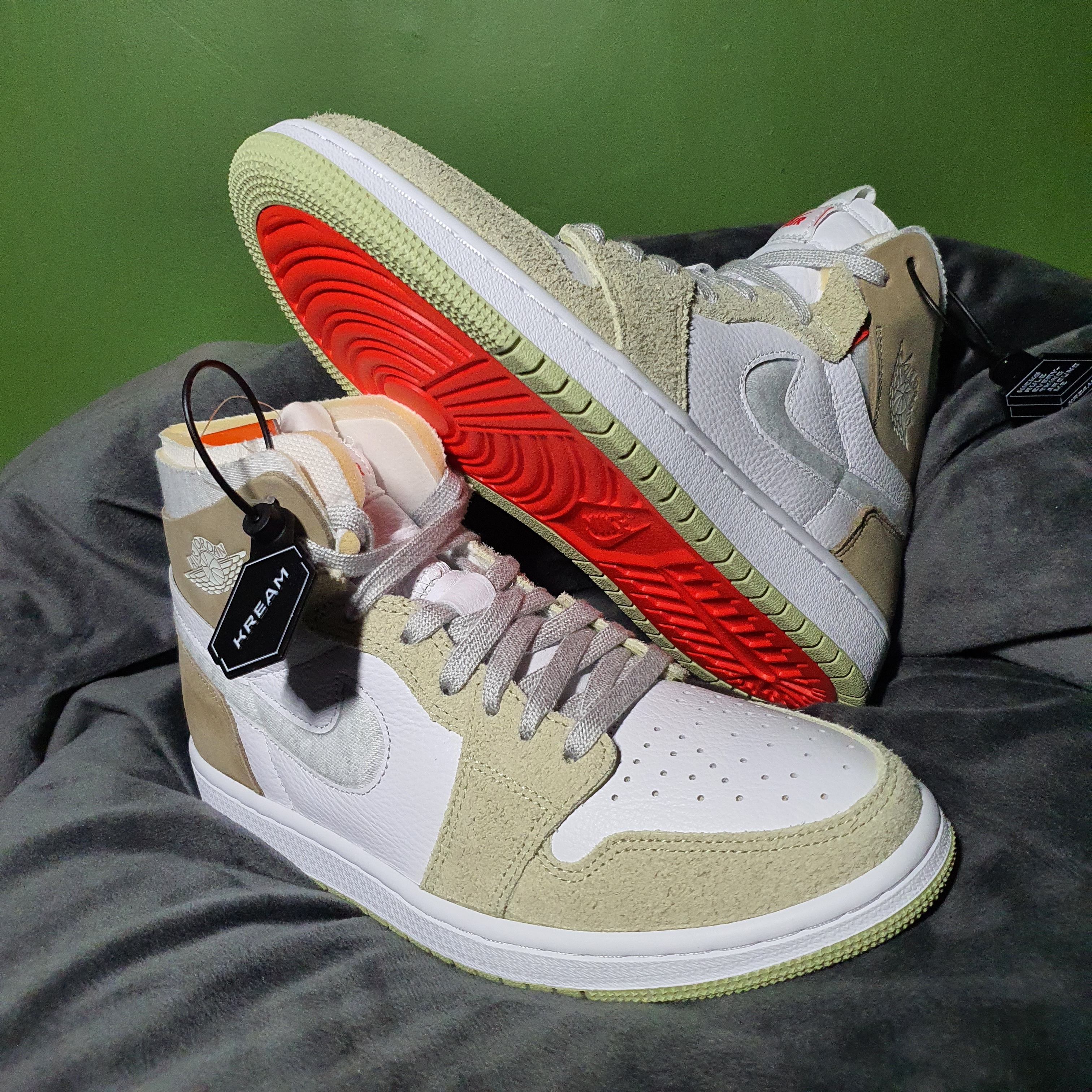 (W) Jordan 1 Zoom Air CMFT Olive Aura 착용 스타일 - 1
