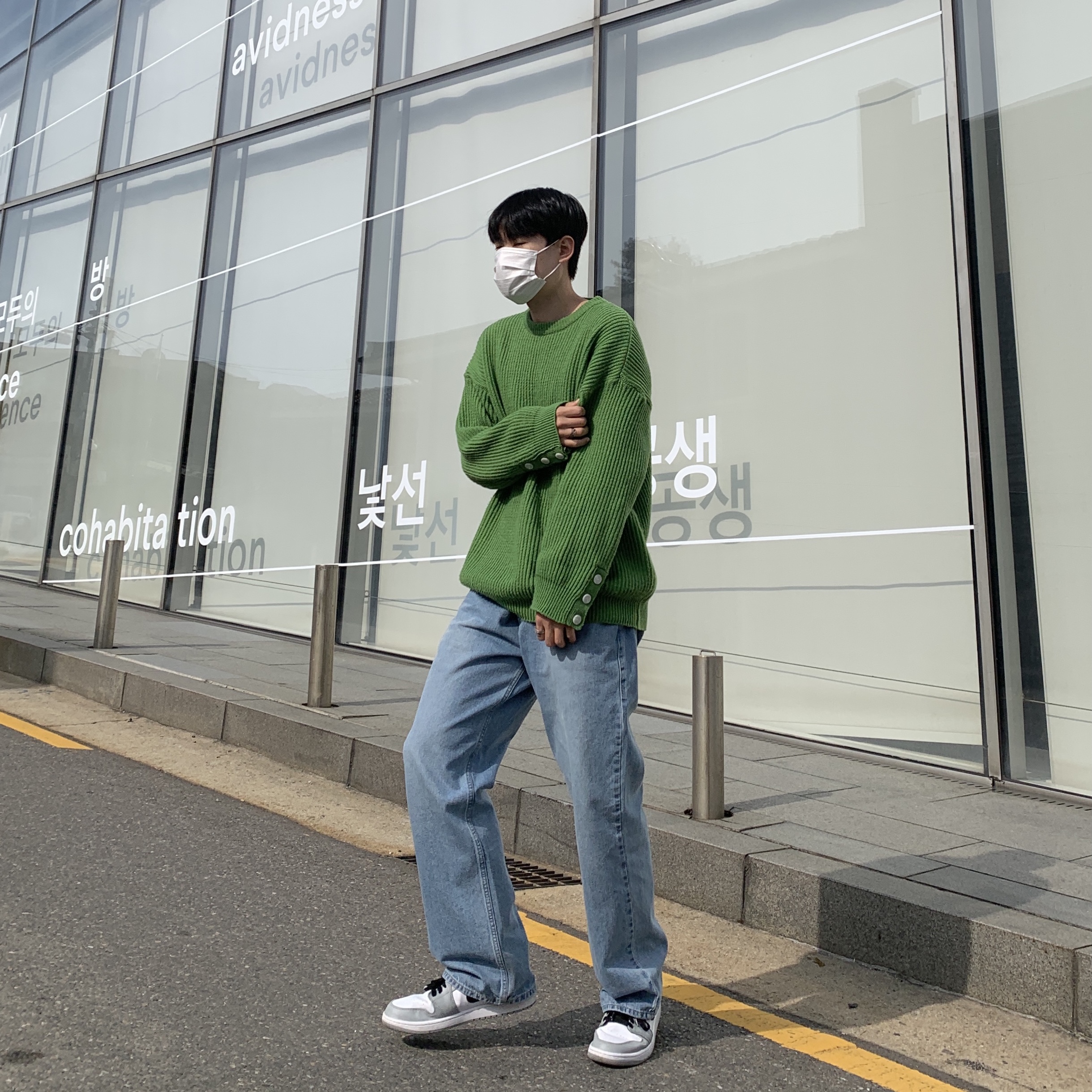 Jordan 1 Mid Light Smoke Grey 착용 스타일