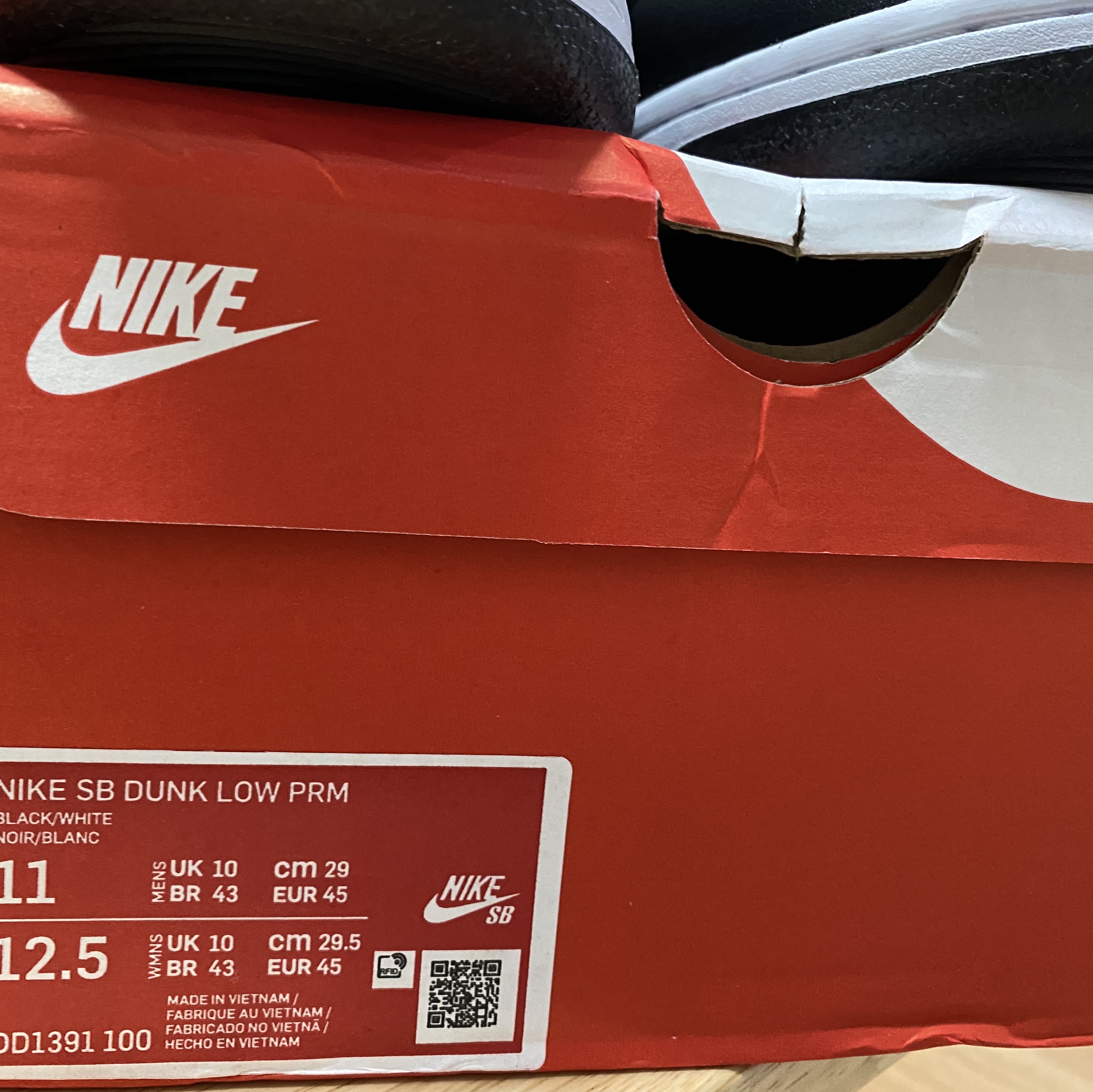 Nike Dunk Low Retro Black 착용 스타일 - 5