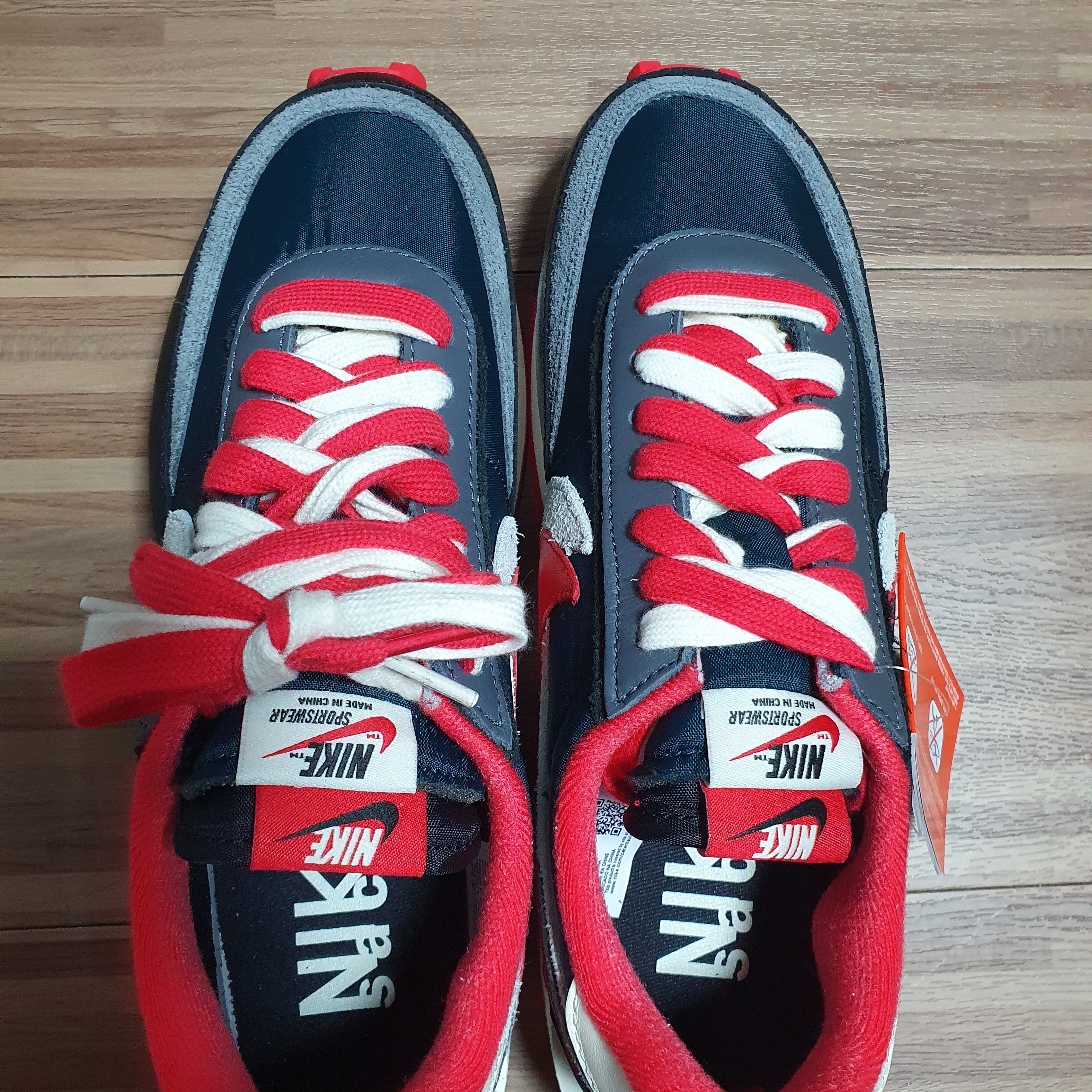 Nike x Sacai x Undercover LDWaffle Midnight Spruce University Red 착용 스타일 - 4