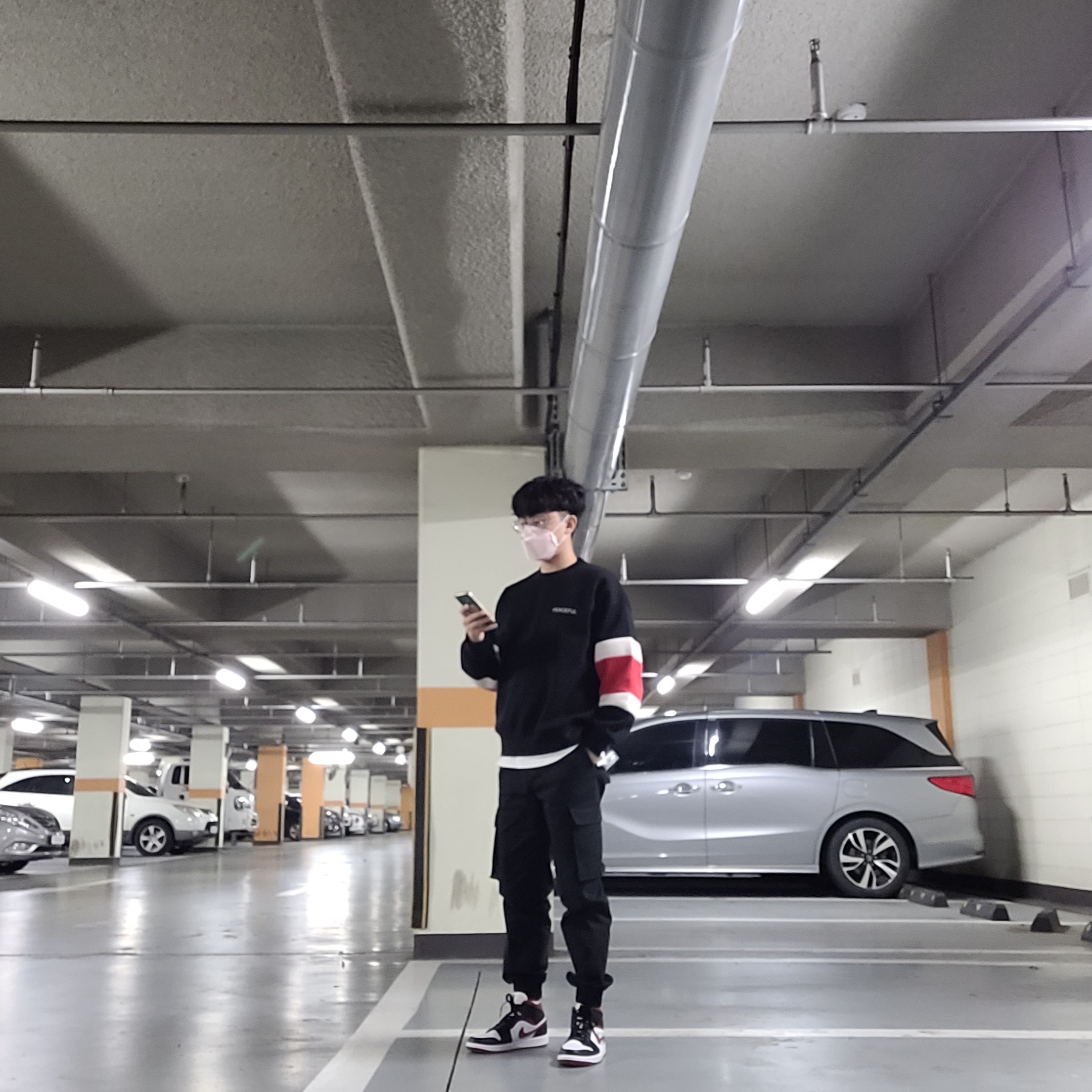 Jordan 1 Mid Gym Red Black White 착용 스타일