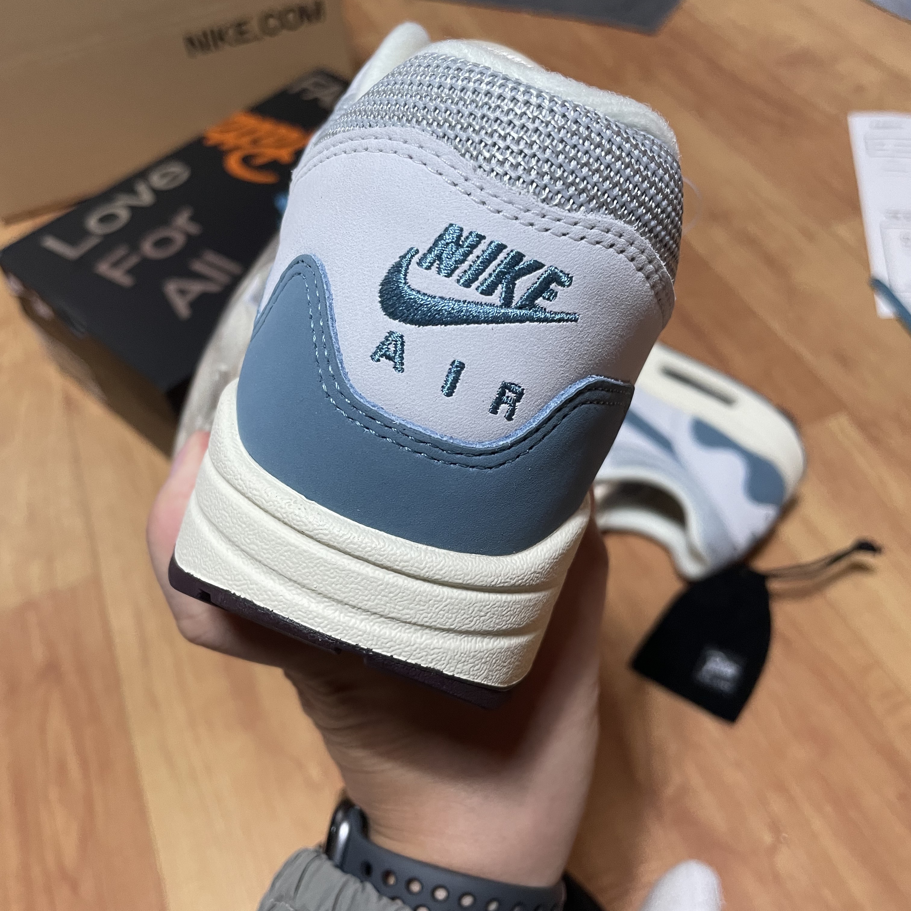 Nike x Patta Air Max 1 Noise Aqua 착용 스타일 - 2