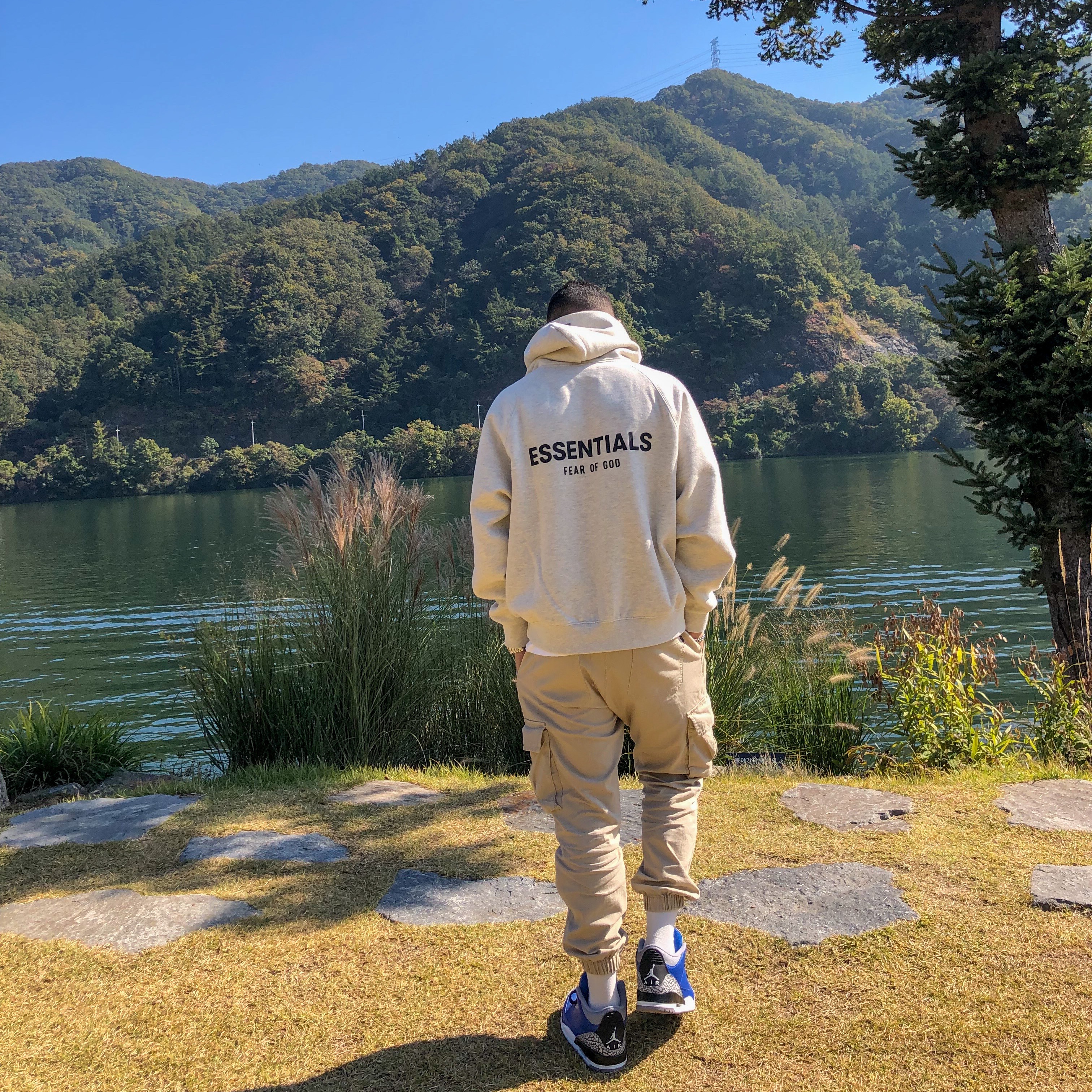 Essentials Pull-Over Hoodie Cream - 21SS, Jordan 3 Retro Varsity Royal Cement 착용 스타일 - 2
