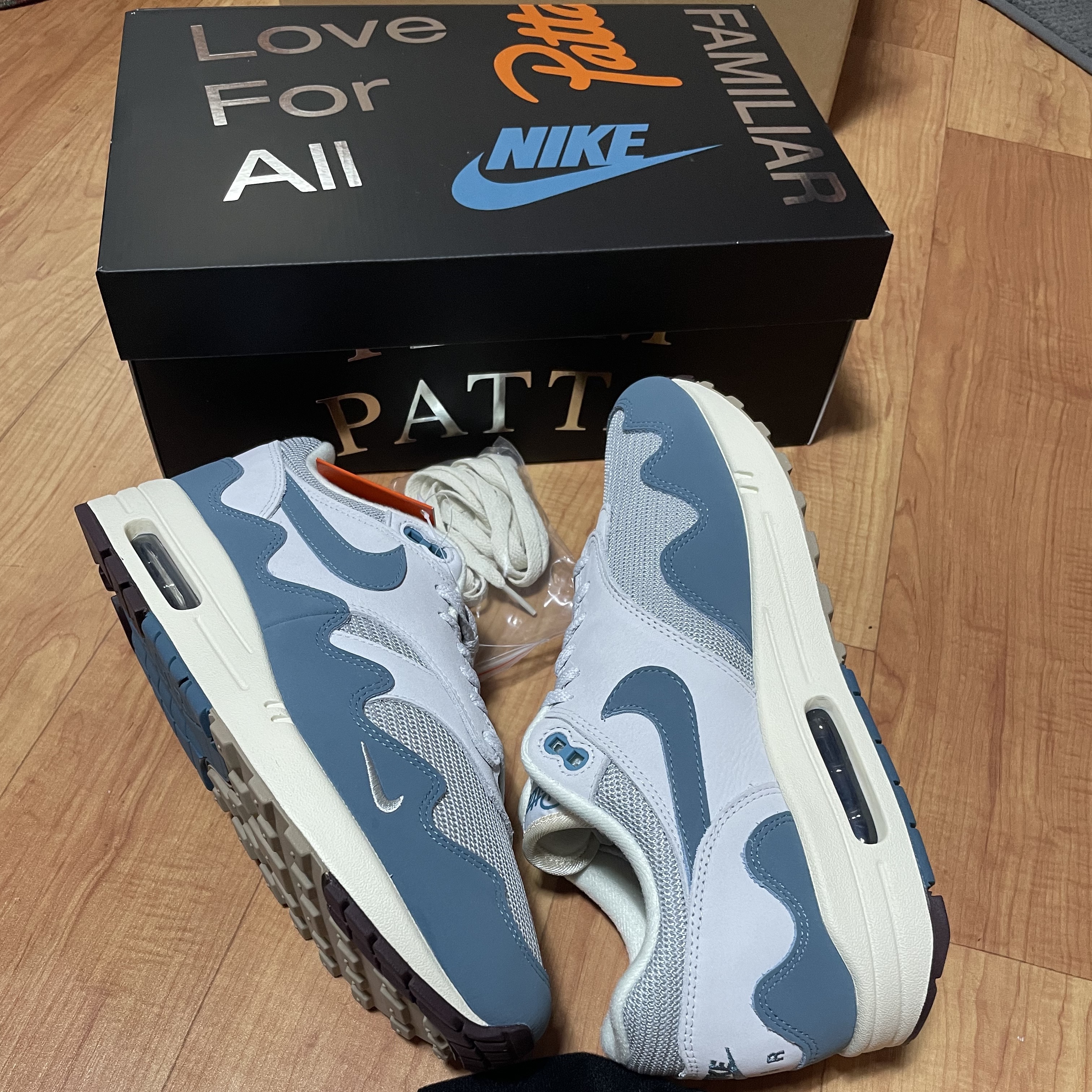 Nike x Patta Air Max 1 Noise Aqua 착용 스타일 - 3