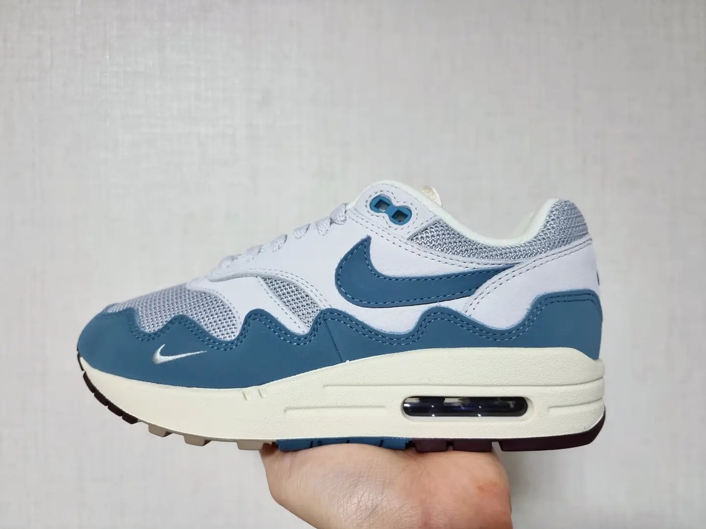 Nike x Patta Air Max 1 Noise Aqua 착용 스타일 - 1