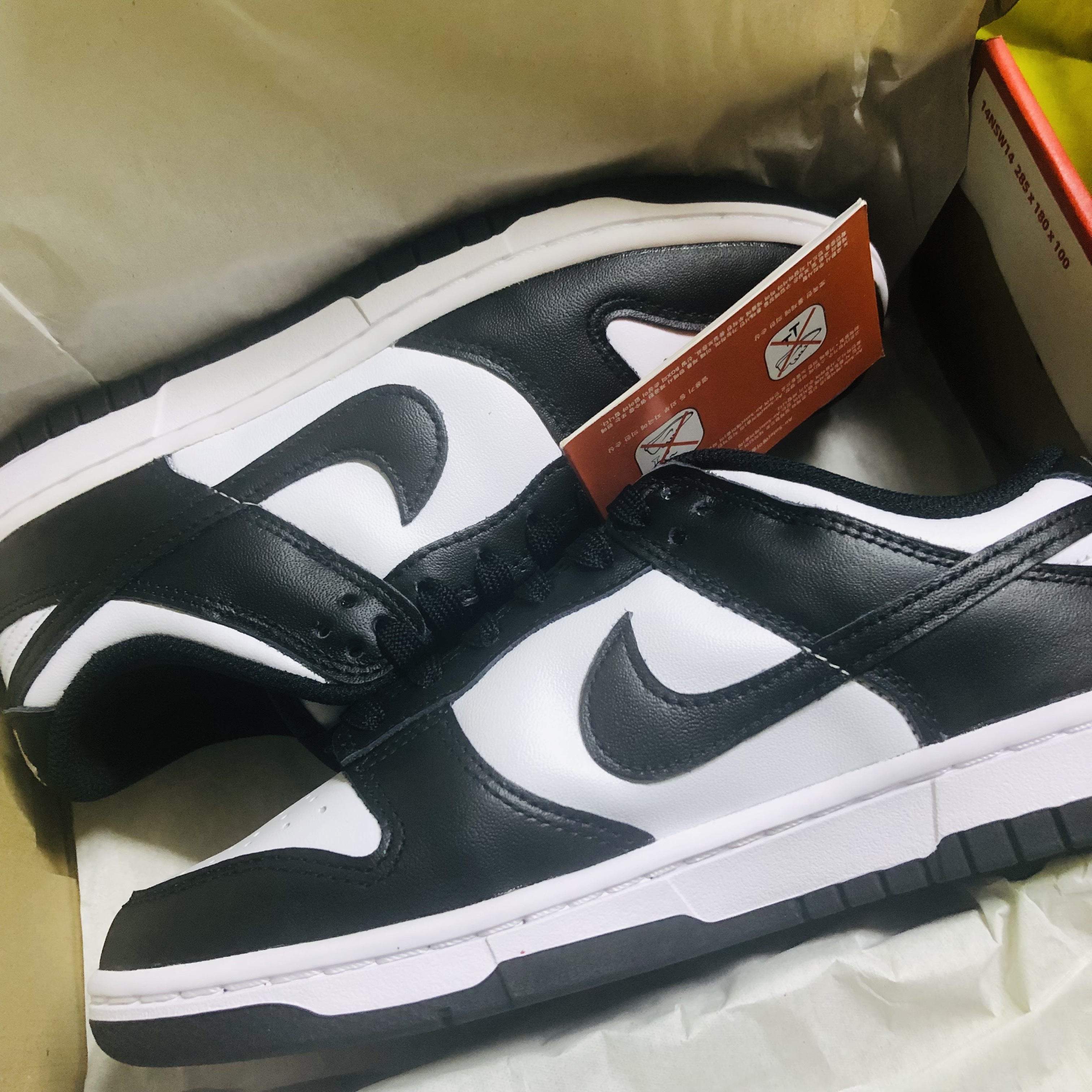 Nike Dunk Low Retro Black 착용 스타일 - 2