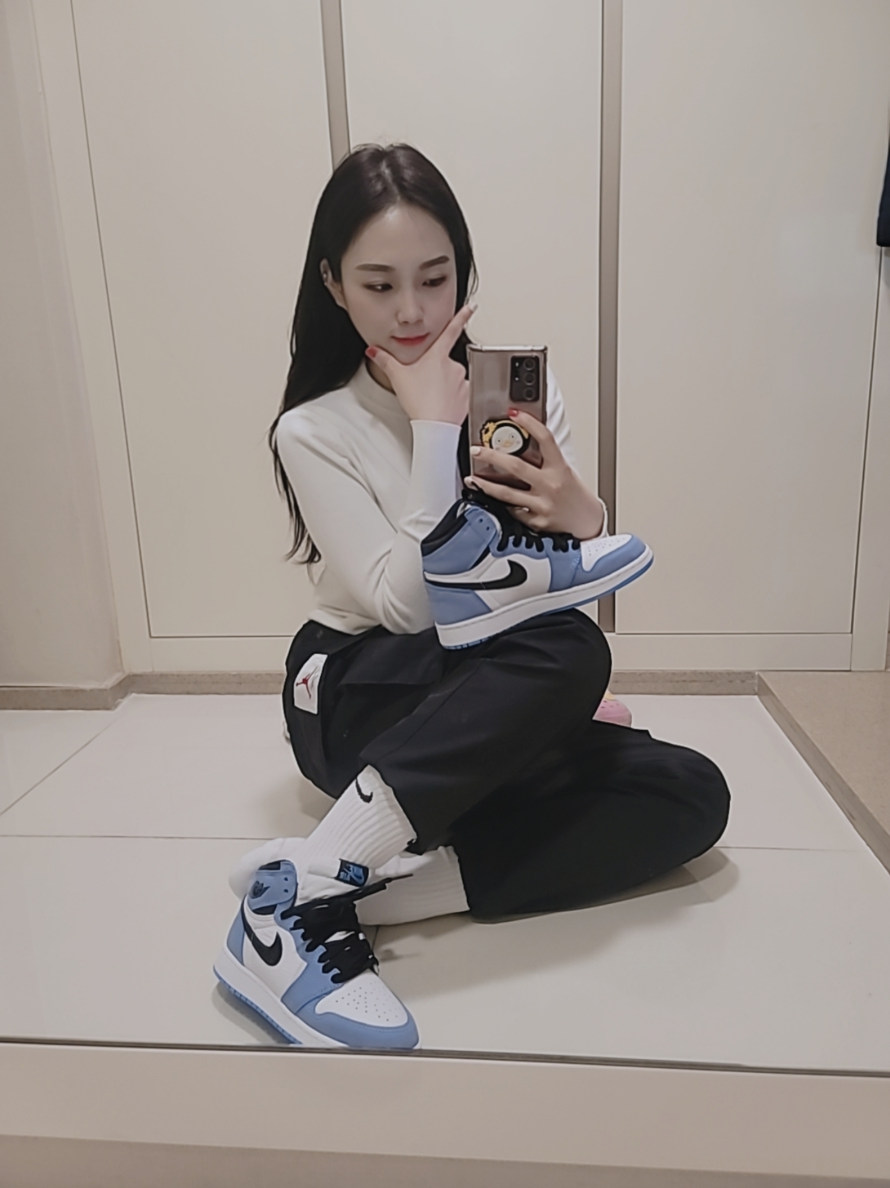 Jordan 1 Retro High OG University Blue 착용 스타일 - 1