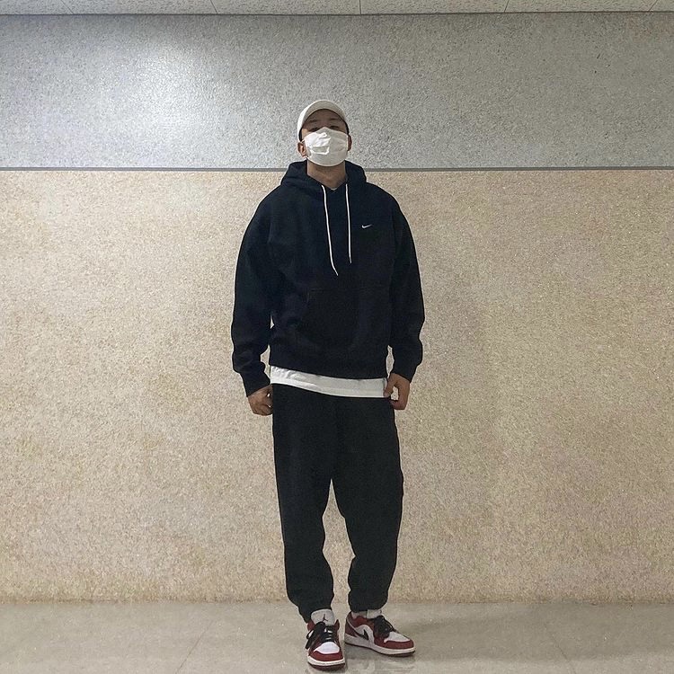Nike M NRG Sweatpants Wash Black White, Nike M NRG Hoodie Wash Black 착용 스타일 - 1