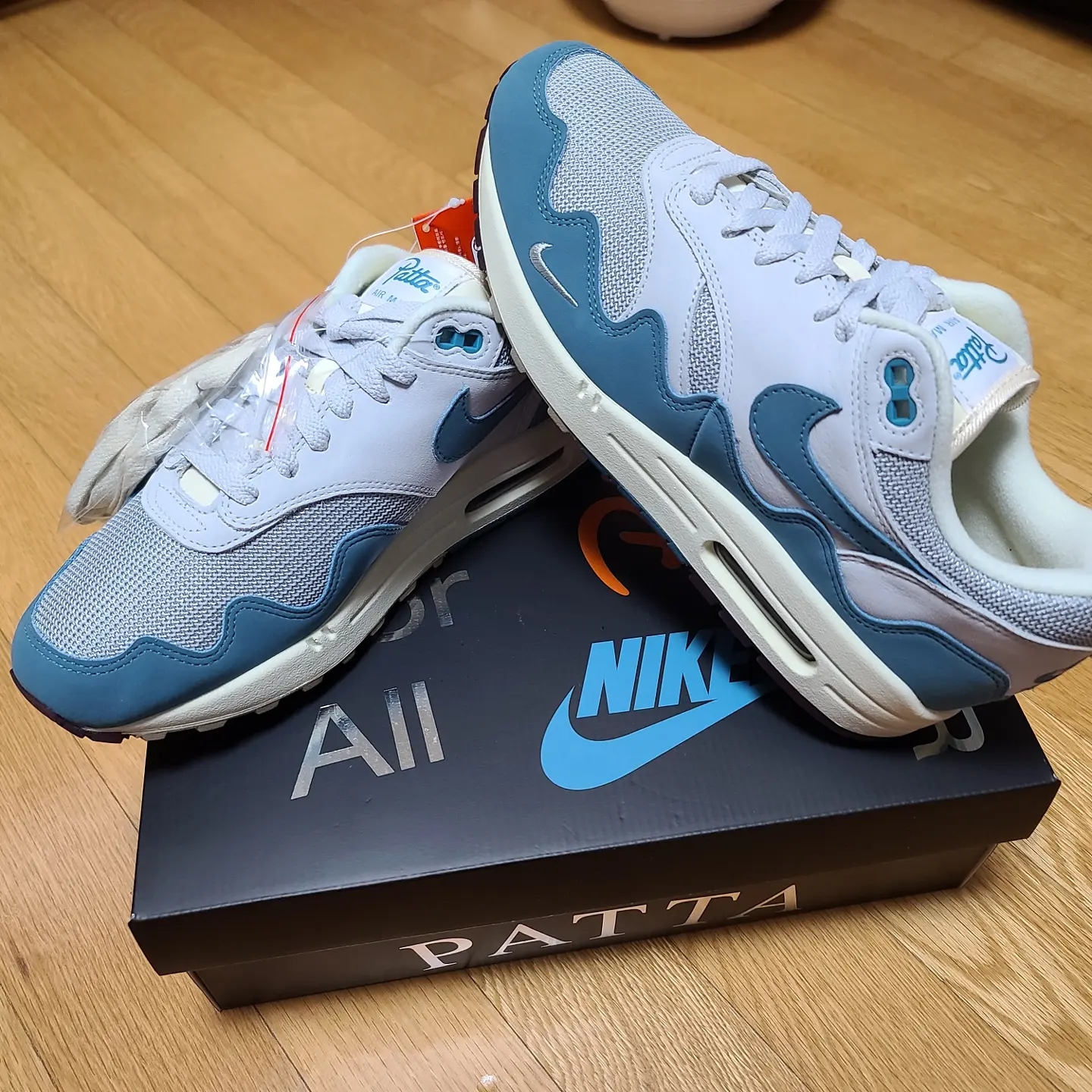 Nike x Patta Air Max 1 Noise Aqua 착용 스타일 - 1