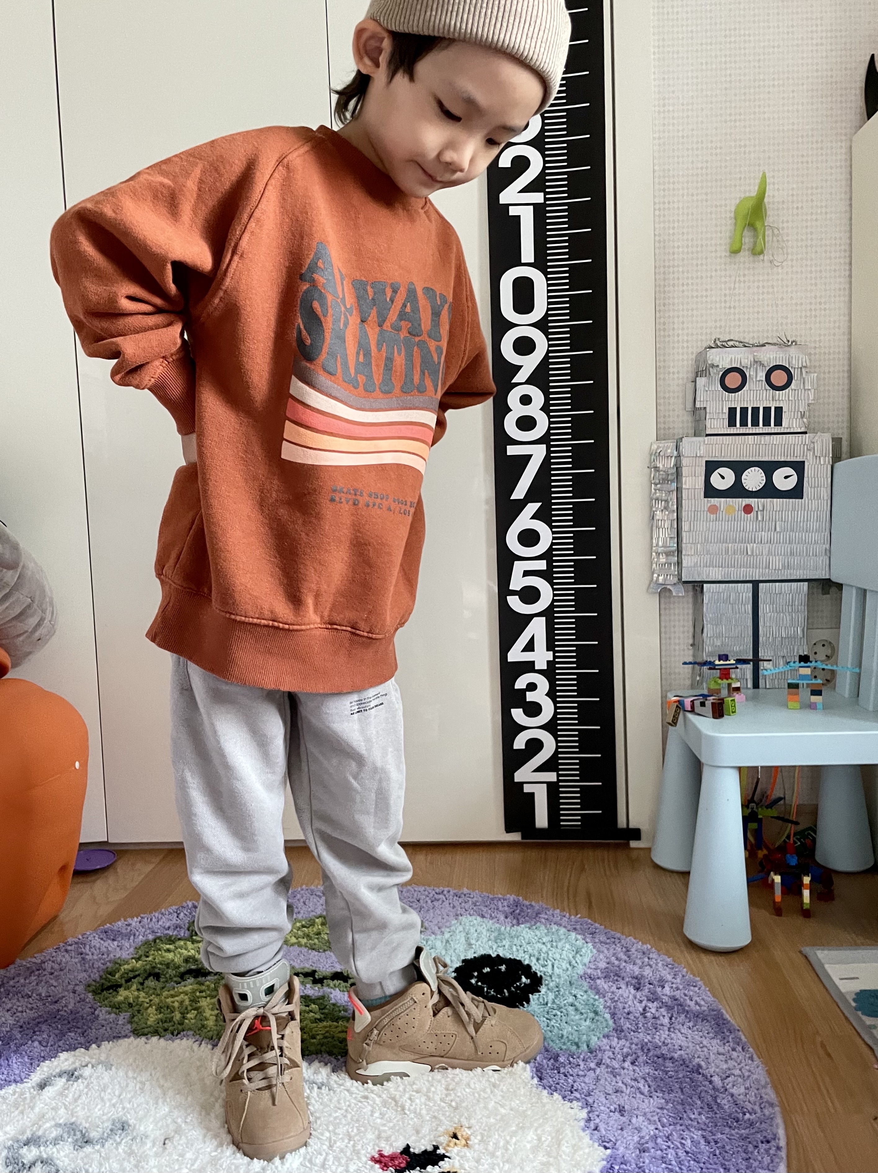 (PS) Jordan 6 x Travis Scott Retro SP British Khaki 착용 스타일 - 1