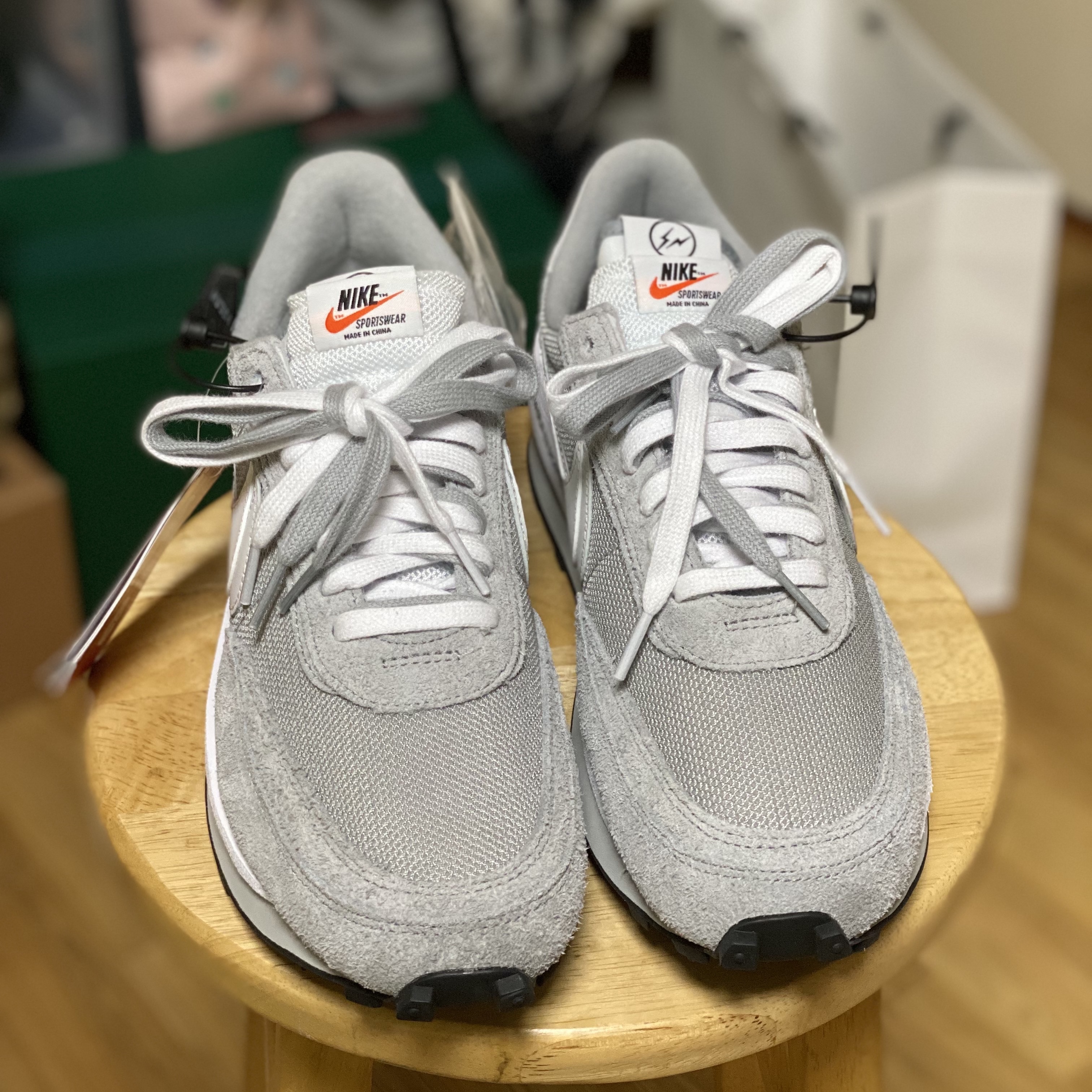 Nike x Sacai x Fragment LDWaffle Light Smoke Grey, AMI de Coeur Sweatshirt Black 착용 스타일 - 3