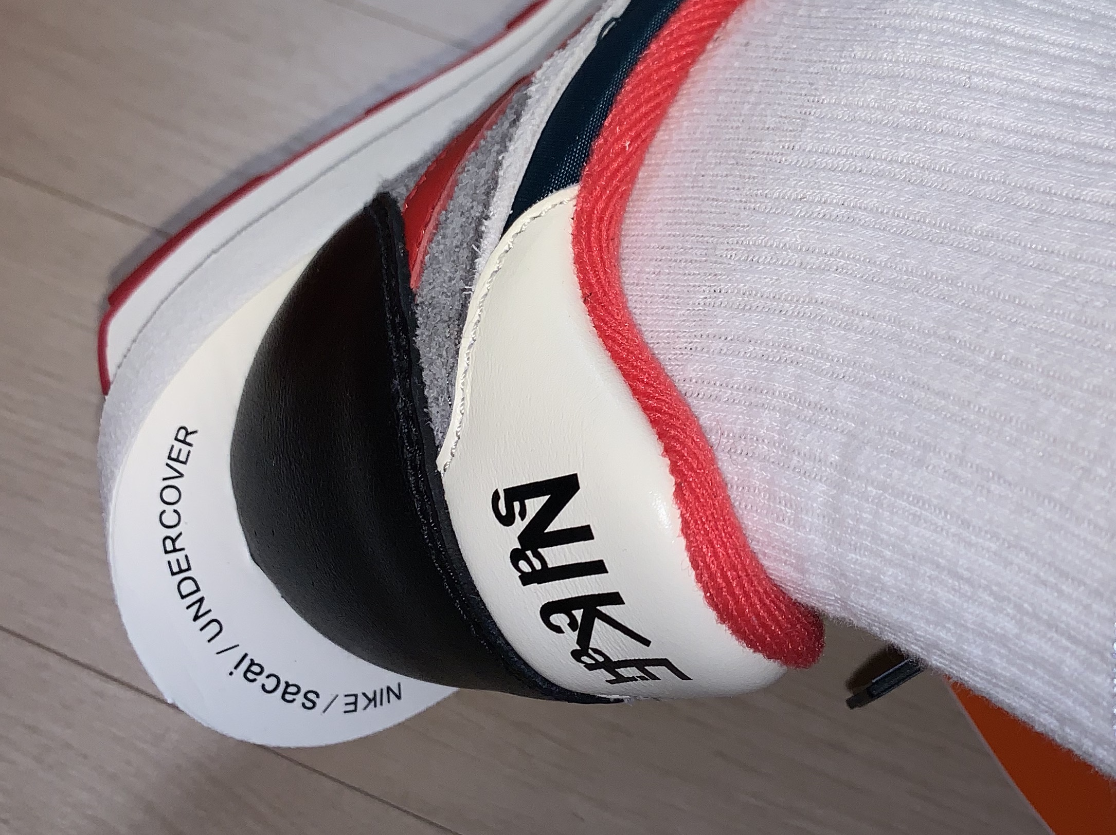 Nike x Sacai x Undercover LDWaffle Midnight Spruce University Red 착용 스타일 - 2