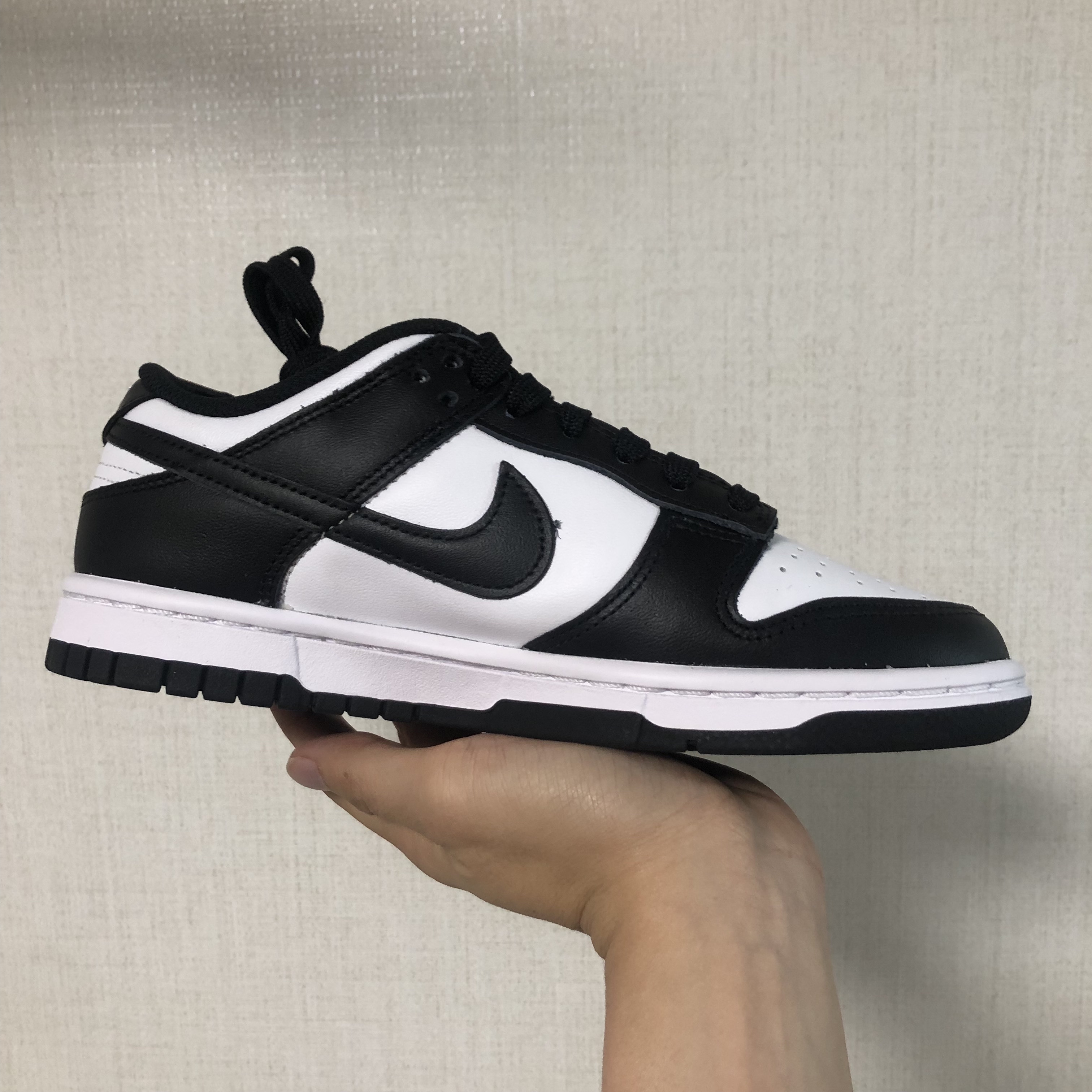 (W) Nike Dunk Low Black 착용 스타일 - 2