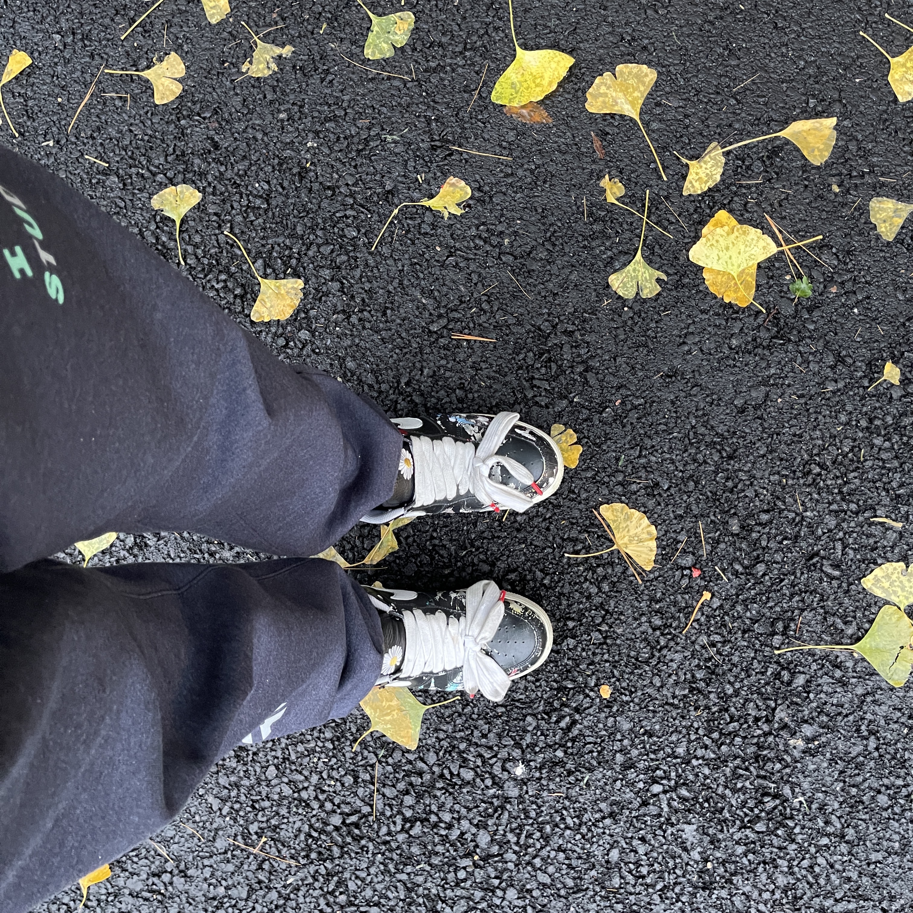 Nike x Peaceminusone Air Force 1 Low Para-Noise, IAB Studio x League of Legends Sweatpants Navy 착용 스타일
