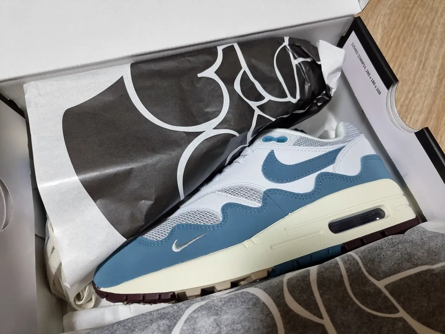 Nike x Patta Air Max 1 Noise Aqua 착용 스타일 - 3