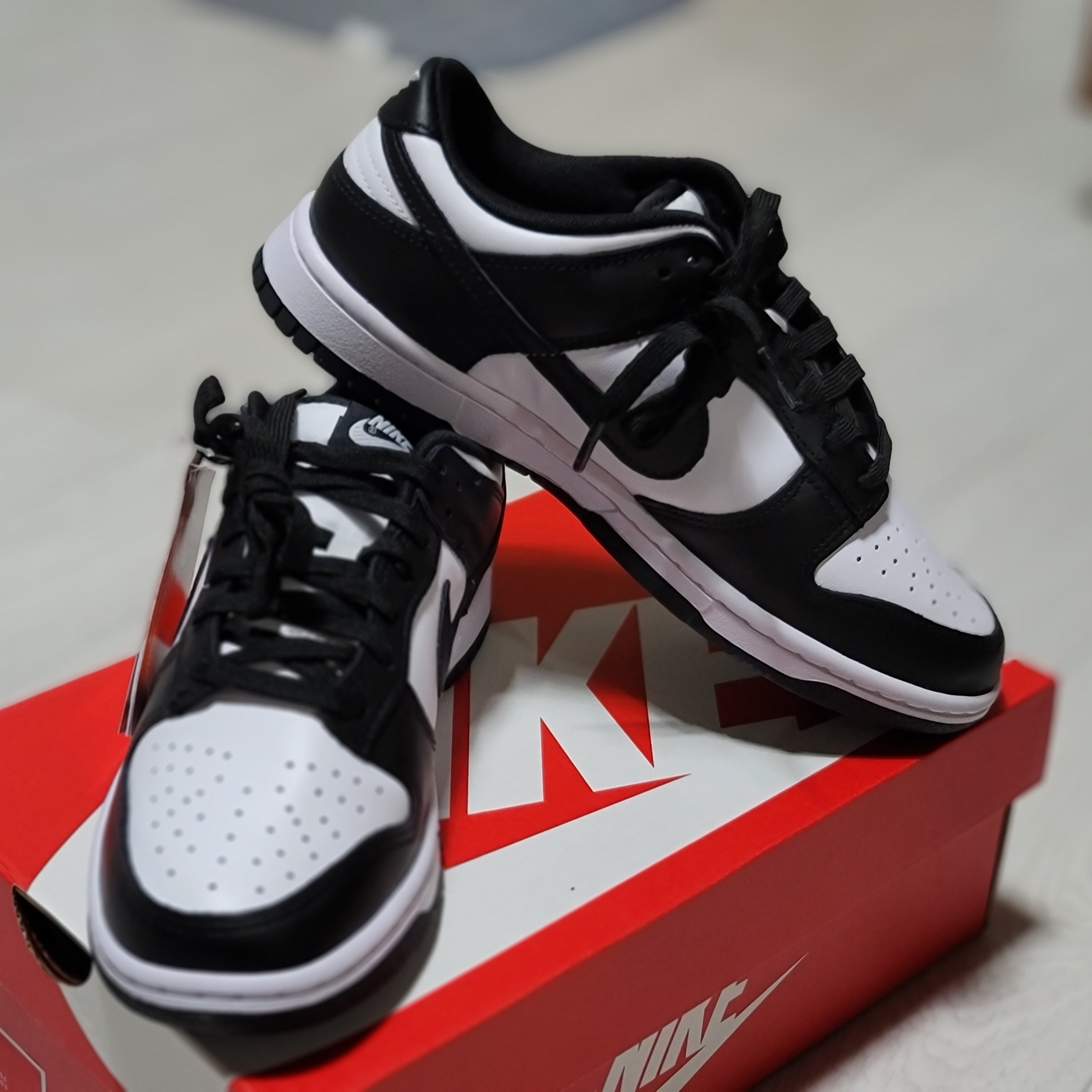 Nike Dunk Low Retro Black 착용 스타일 - 2
