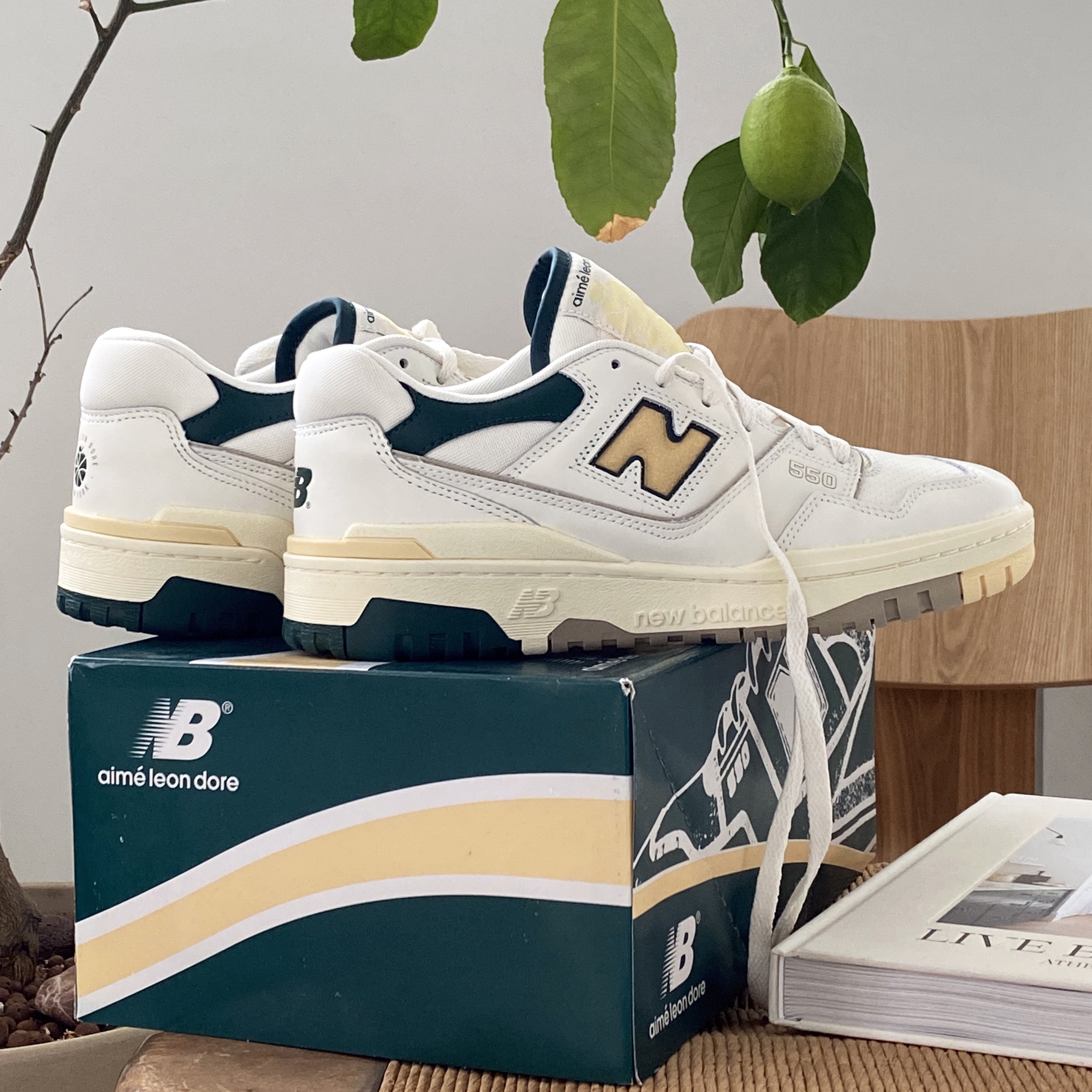 New Balance x Aime Leon Dore 550 Green Yellow 착용 스타일 - 2