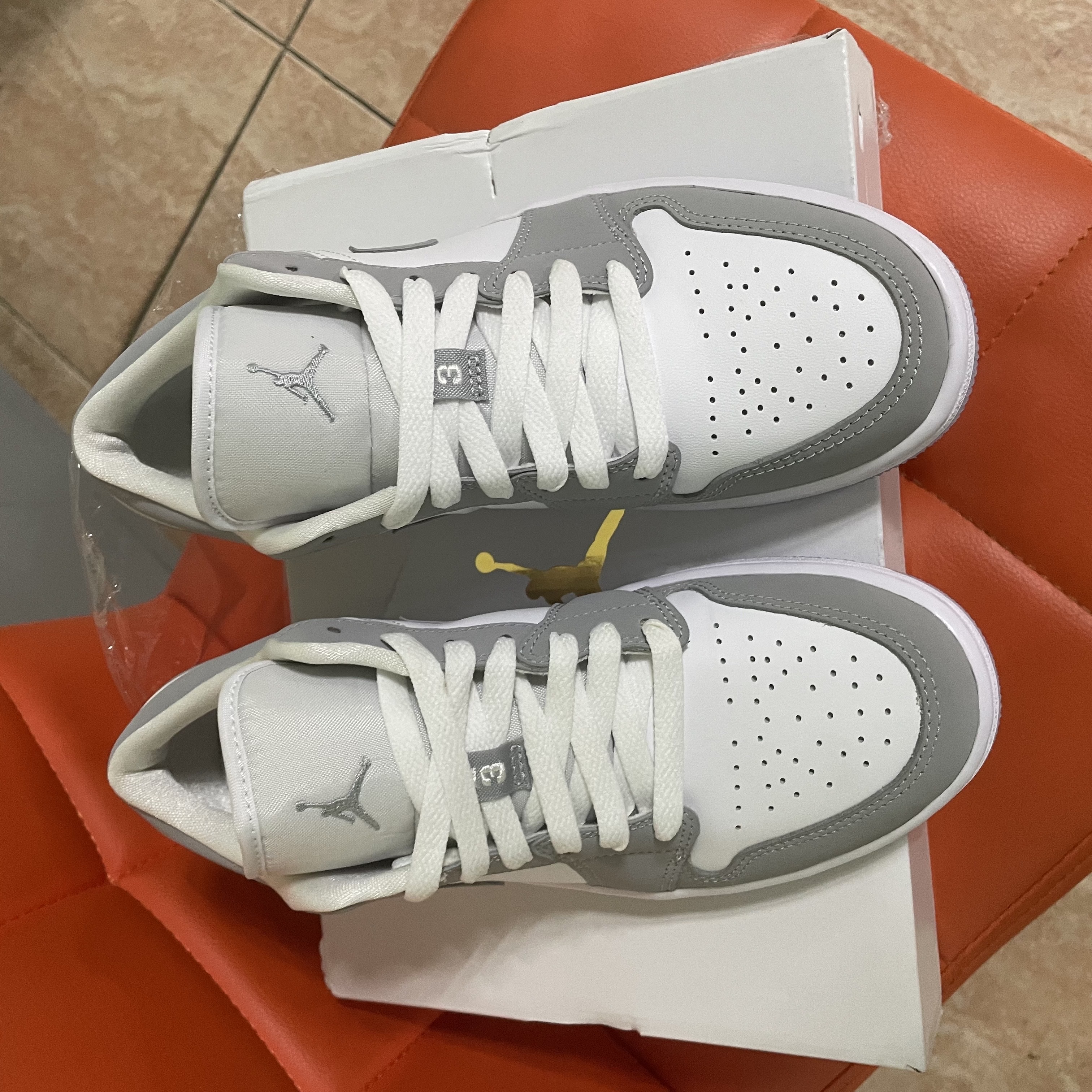 (W) Jordan 1 Low White Wolf Grey 착용 스타일