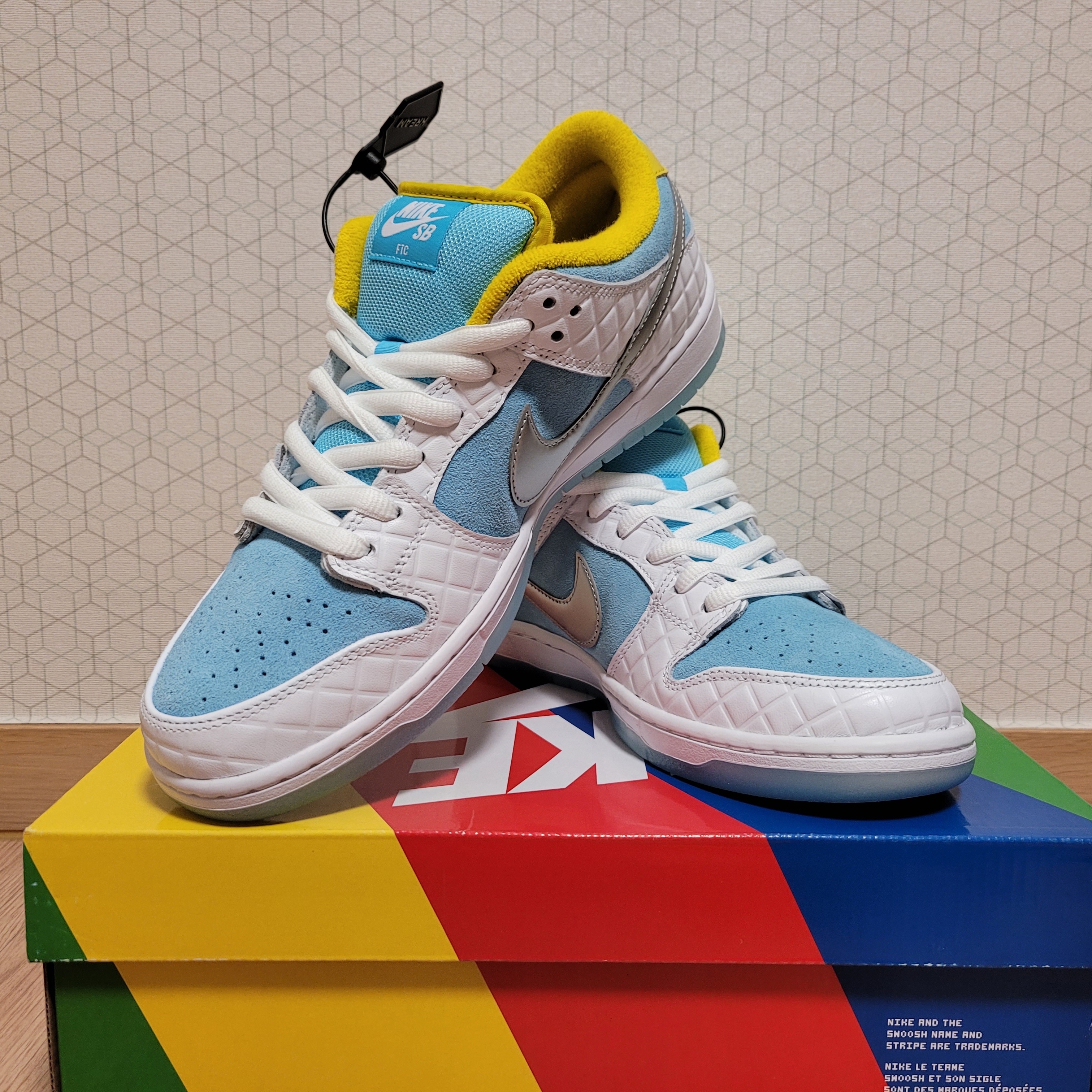 Nike x FTC SB Dunk Low Pro QS Lagoon Pulse 착용 스타일