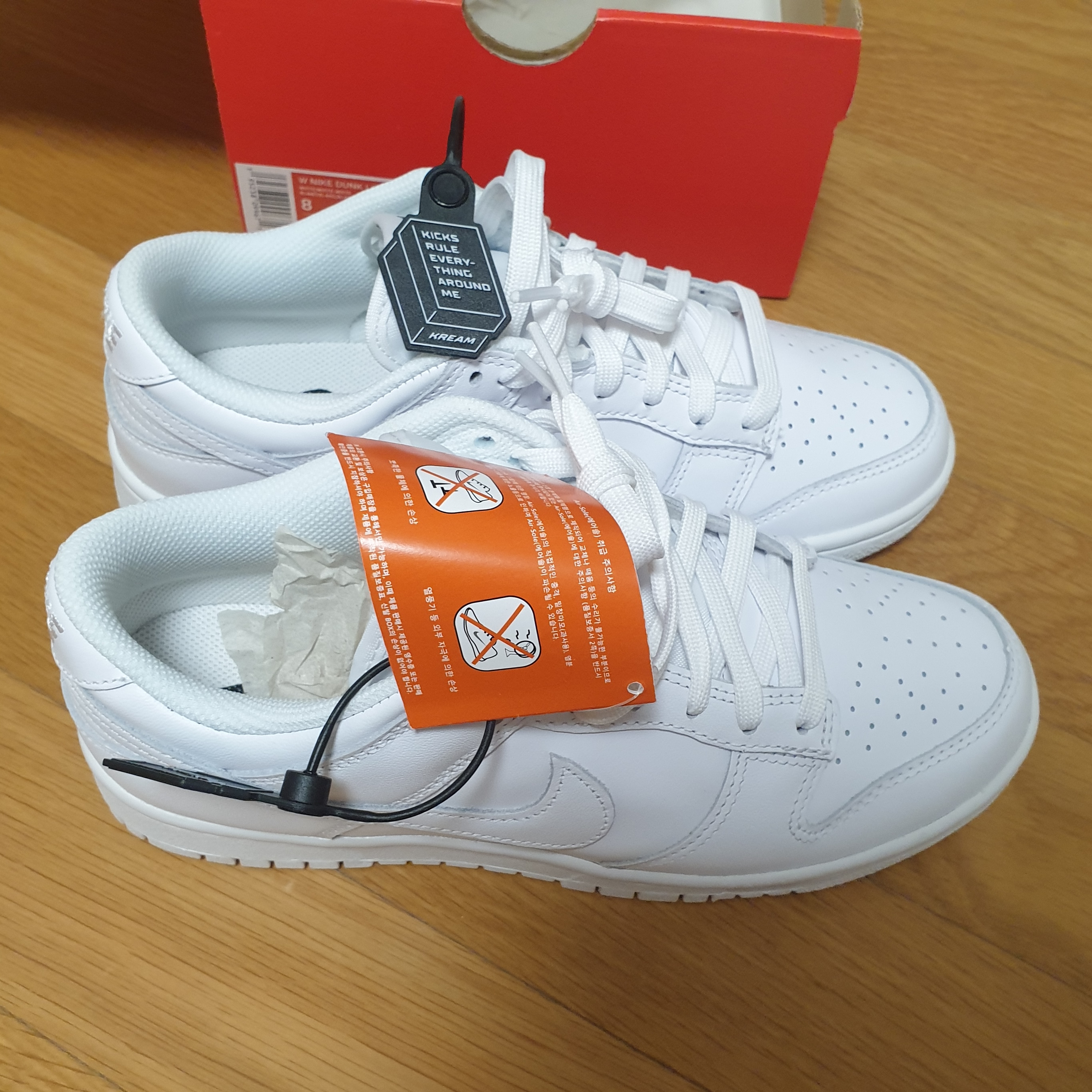 (W) Nike Dunk Low Triple White 착용 스타일 - 3