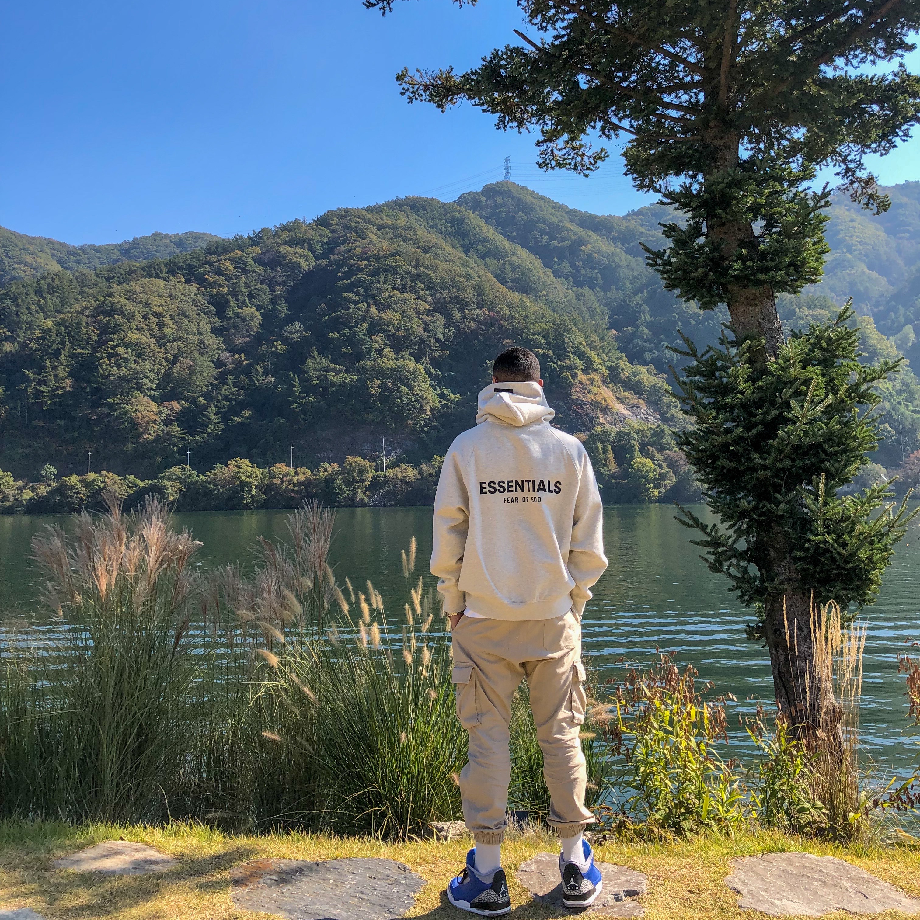 Essentials Pull-Over Hoodie Cream - 21SS, Jordan 3 Retro Varsity Royal Cement 착용 스타일 - 3