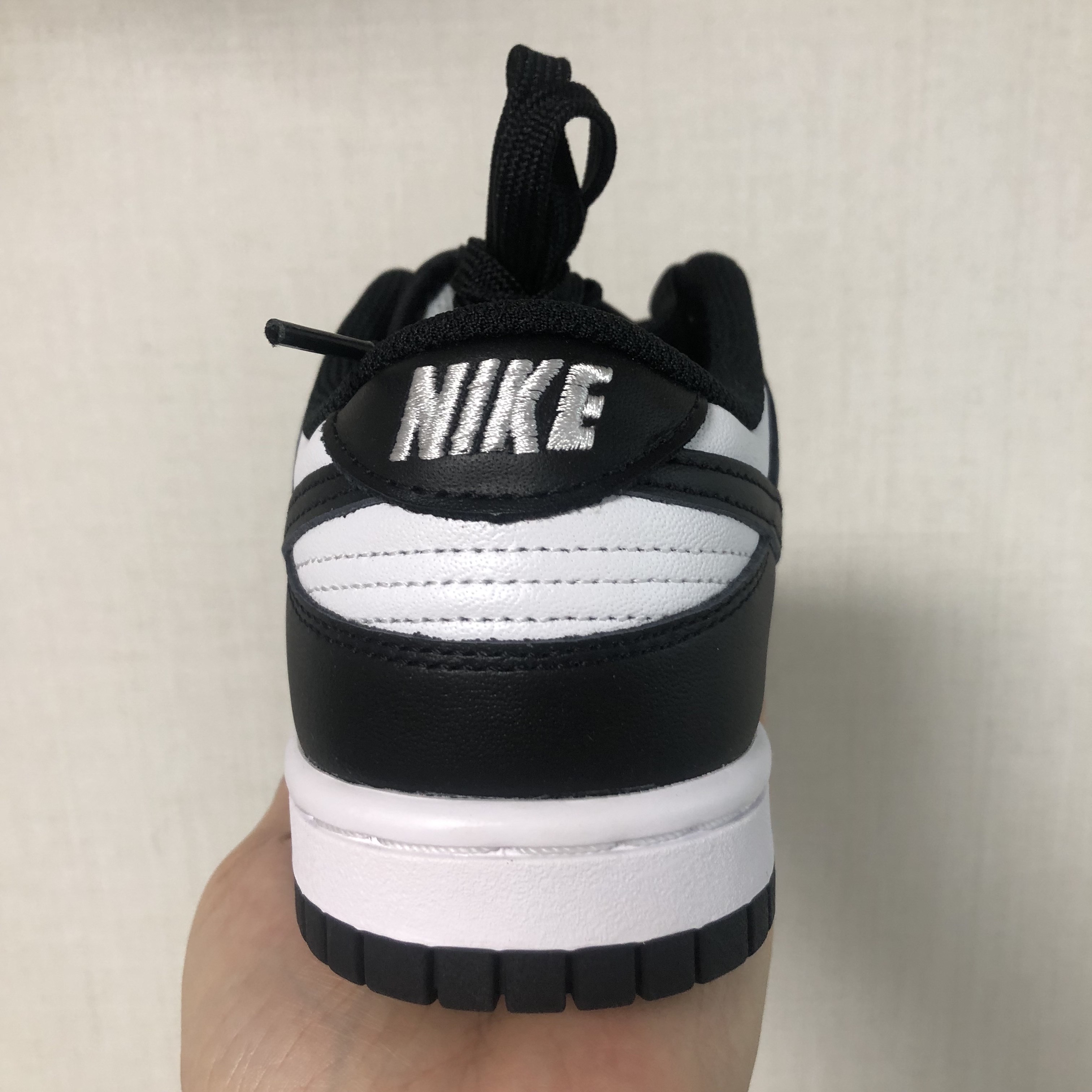 (W) Nike Dunk Low Black 착용 스타일 - 4