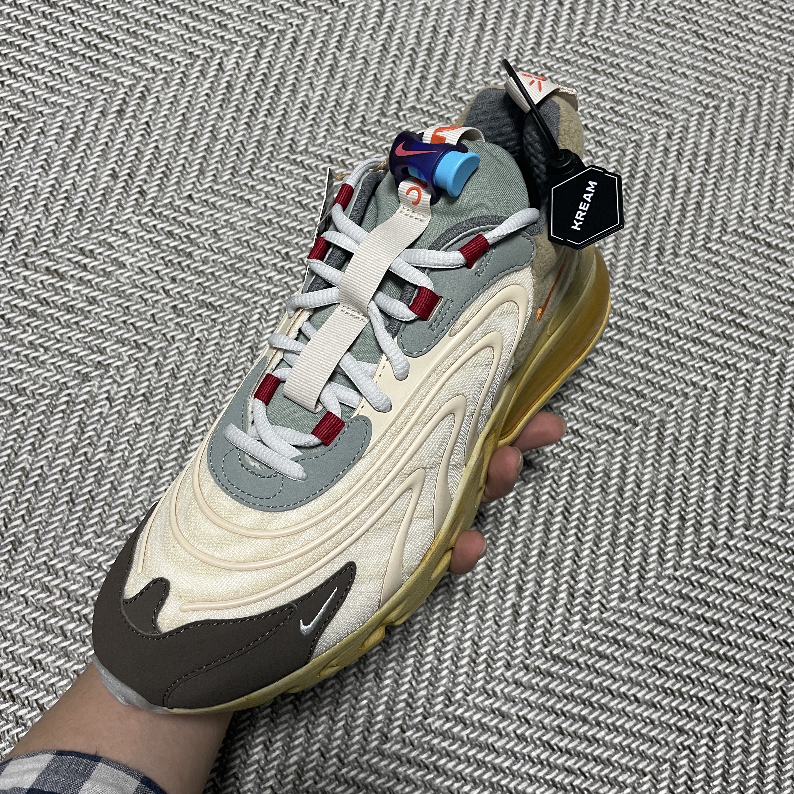 Nike x Travis Scott Air Max 270 React Cactus Trails 착용 스타일