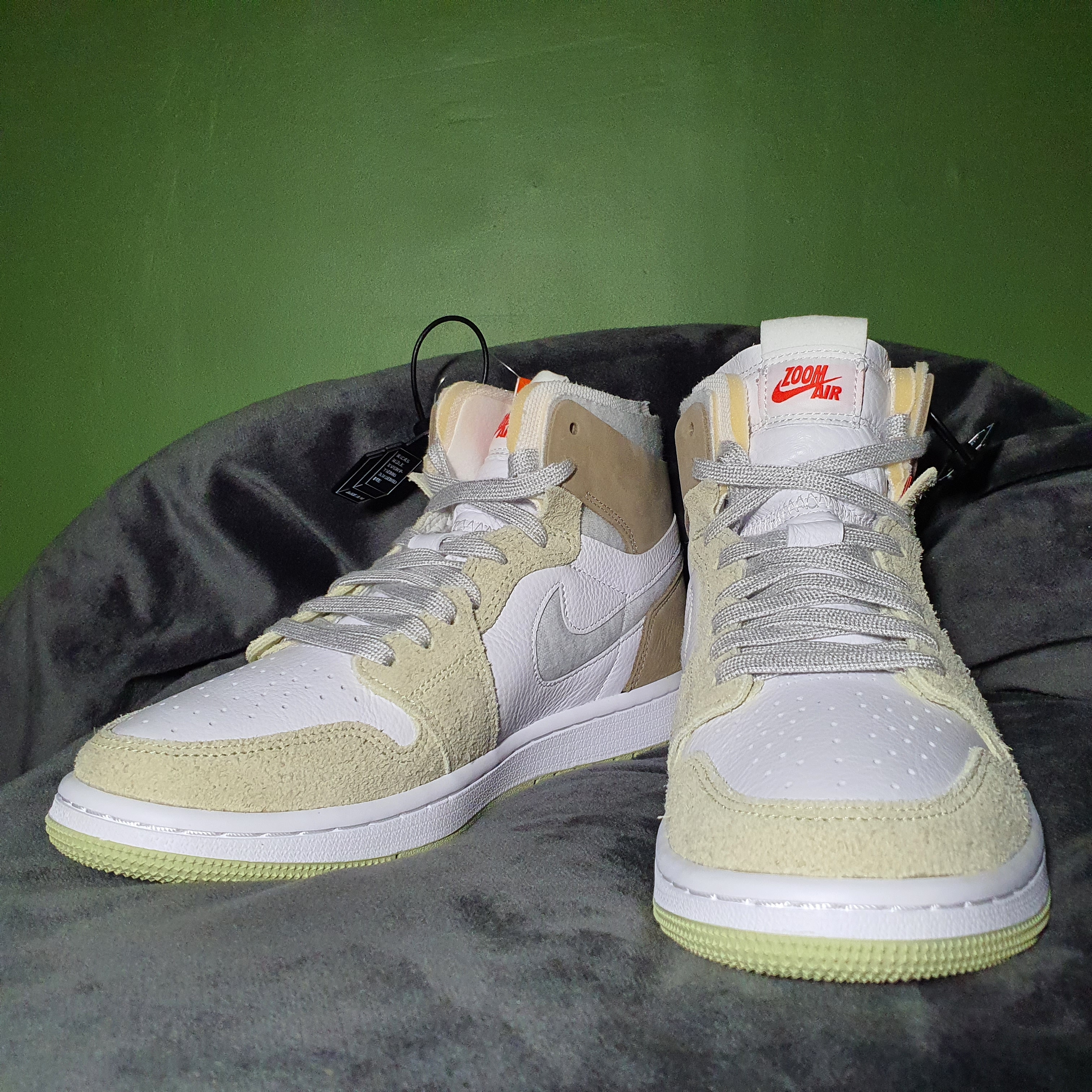 (W) Jordan 1 Zoom Air CMFT Olive Aura 착용 스타일 - 2