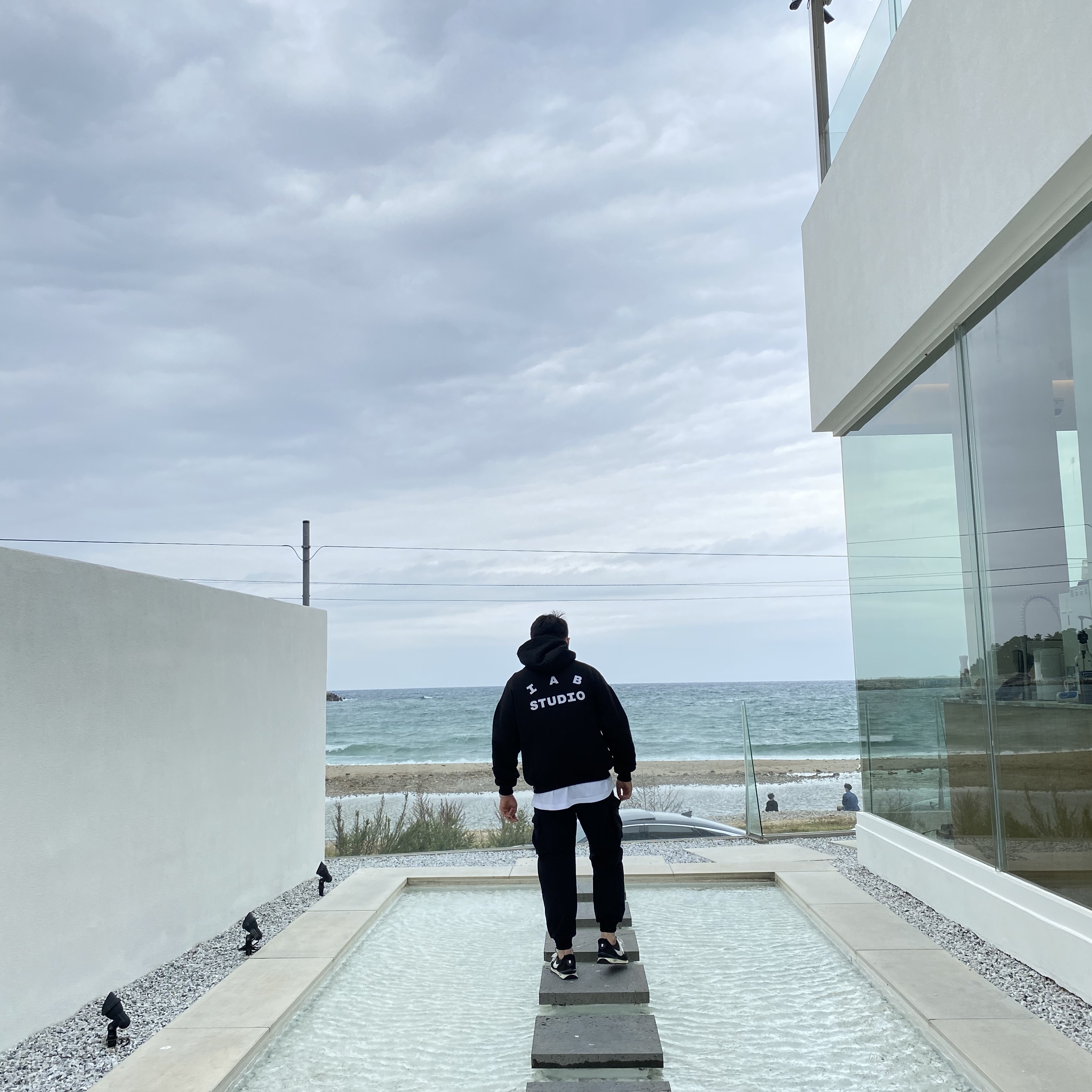 IAB Studio Hoodie Black White, Nike x Undercover Daybreak Black 착용 스타일